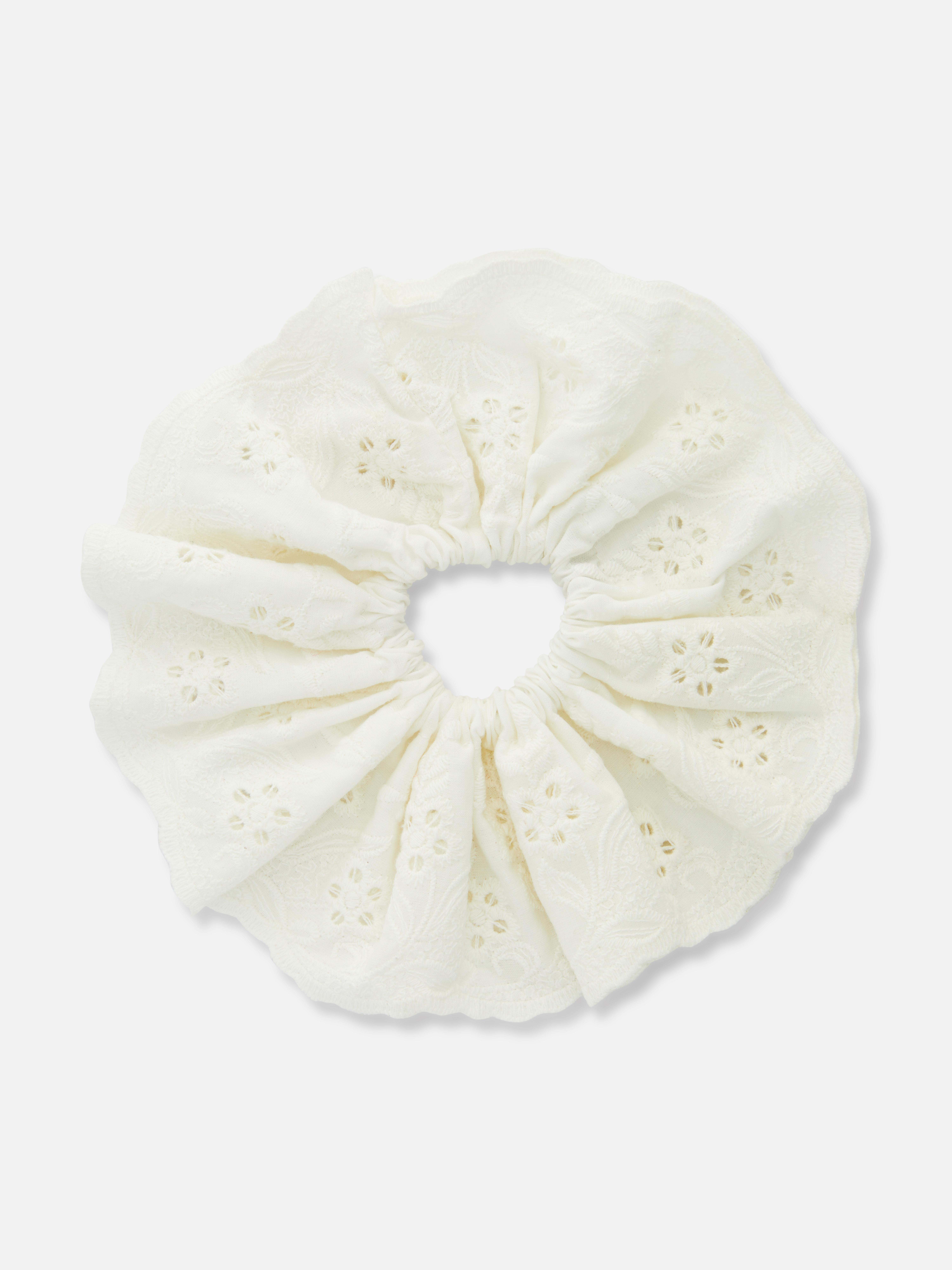 Grote scrunchie met broderie