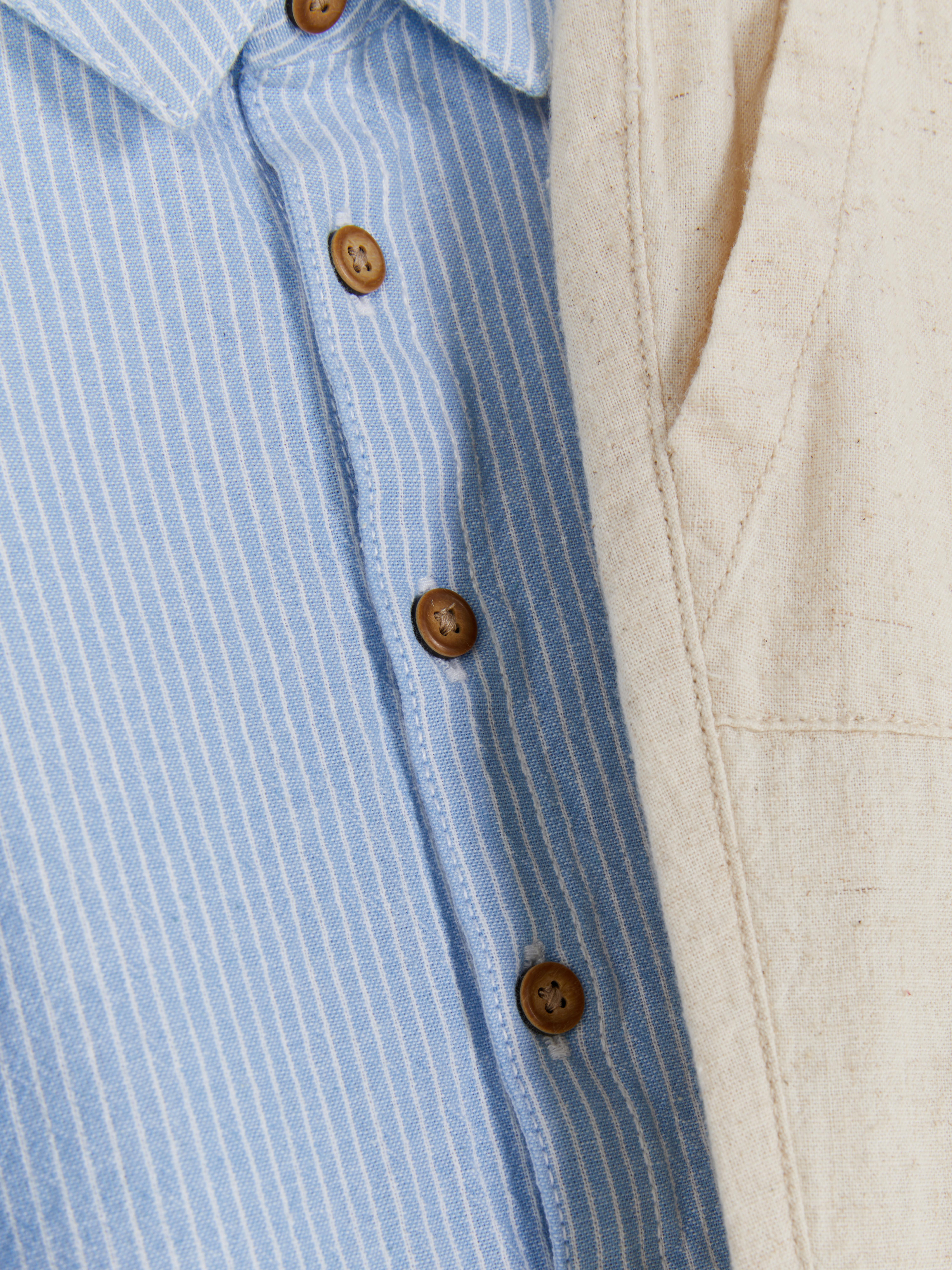 Gestreiftes Hemd mit Knopfleiste und Hose im Set