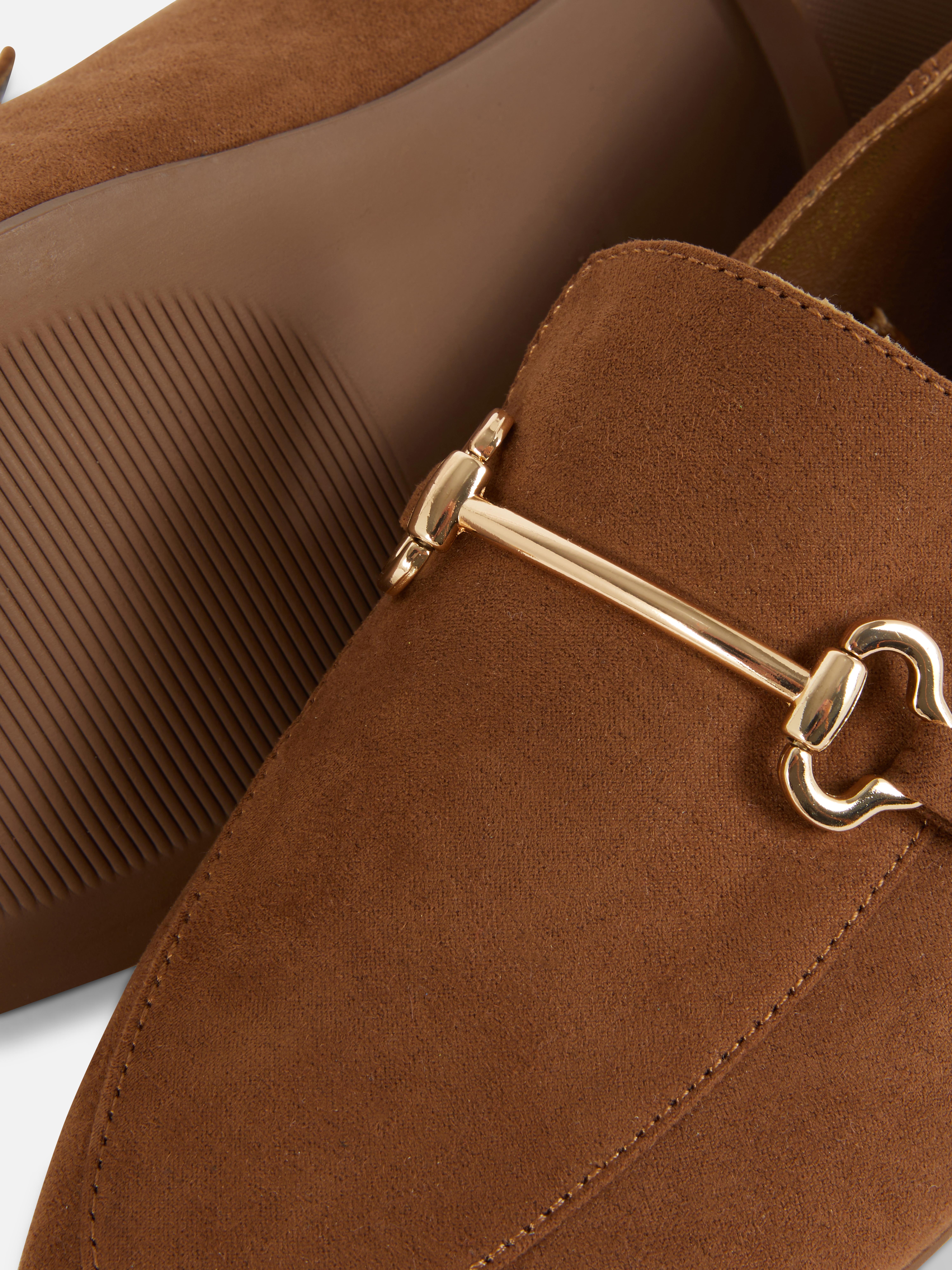 Loafers met gespdetail