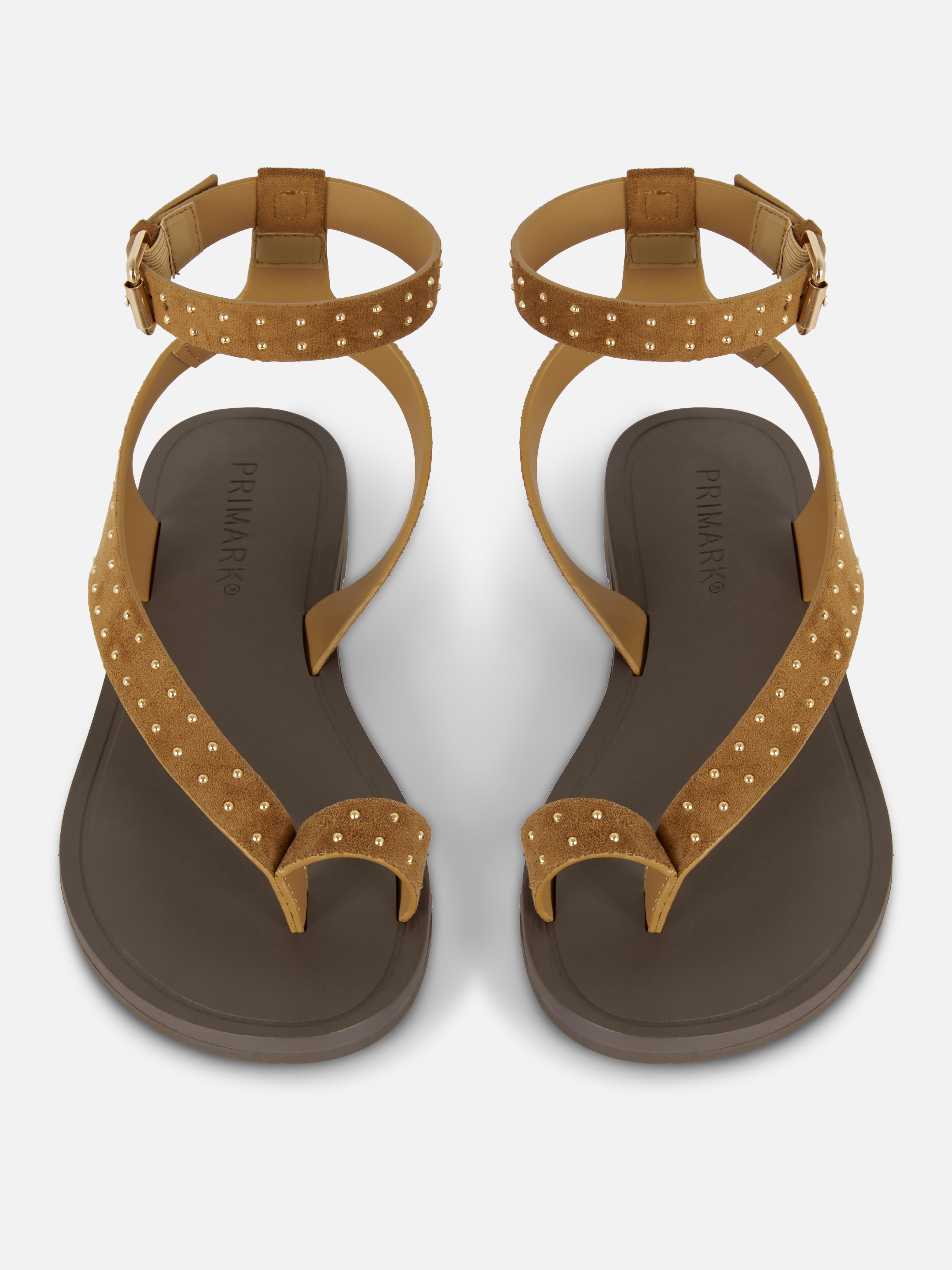 Sandalen met studs en teenlus Rita Ora