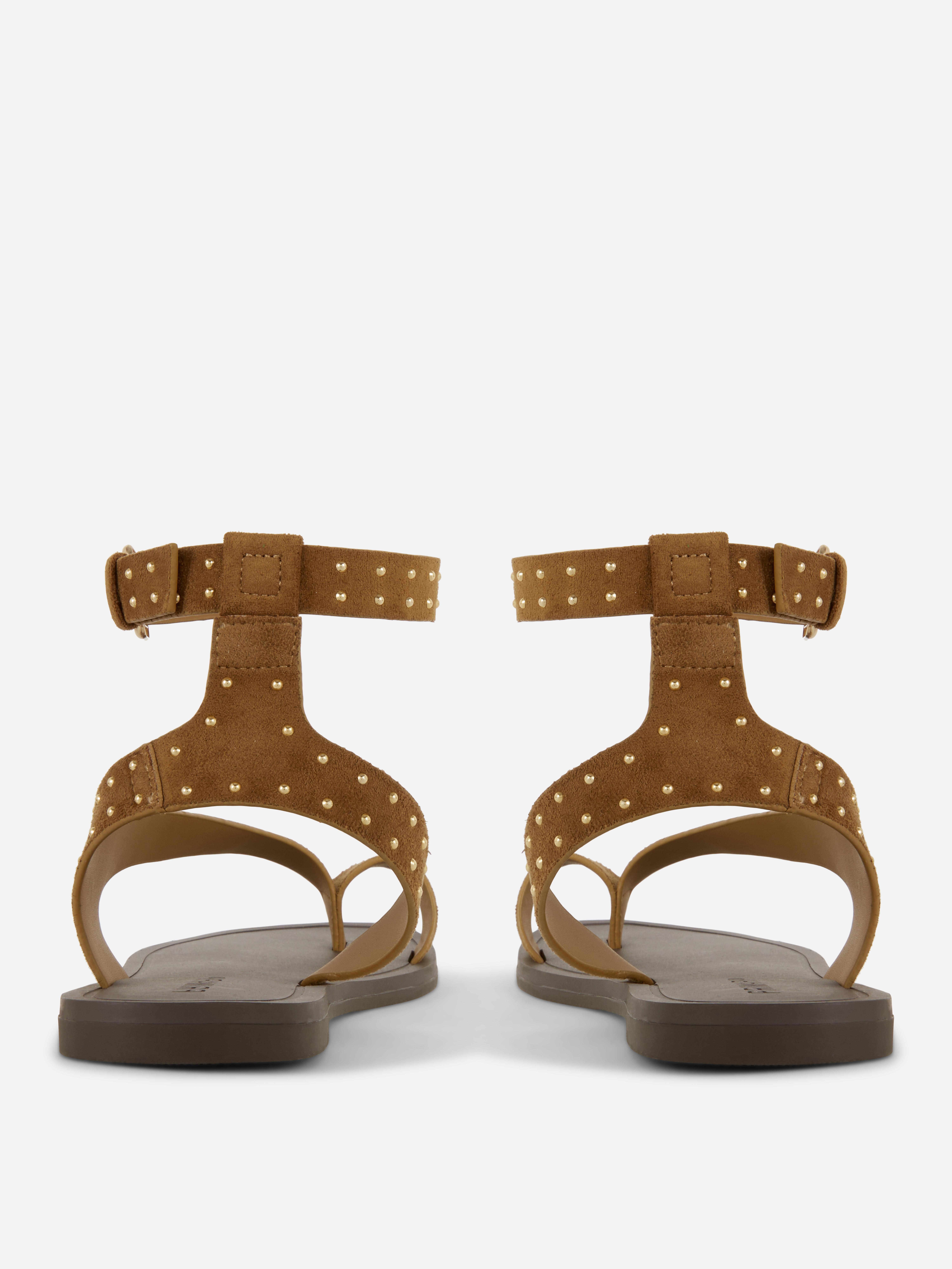 Sandalen met studs en teenlus Rita Ora