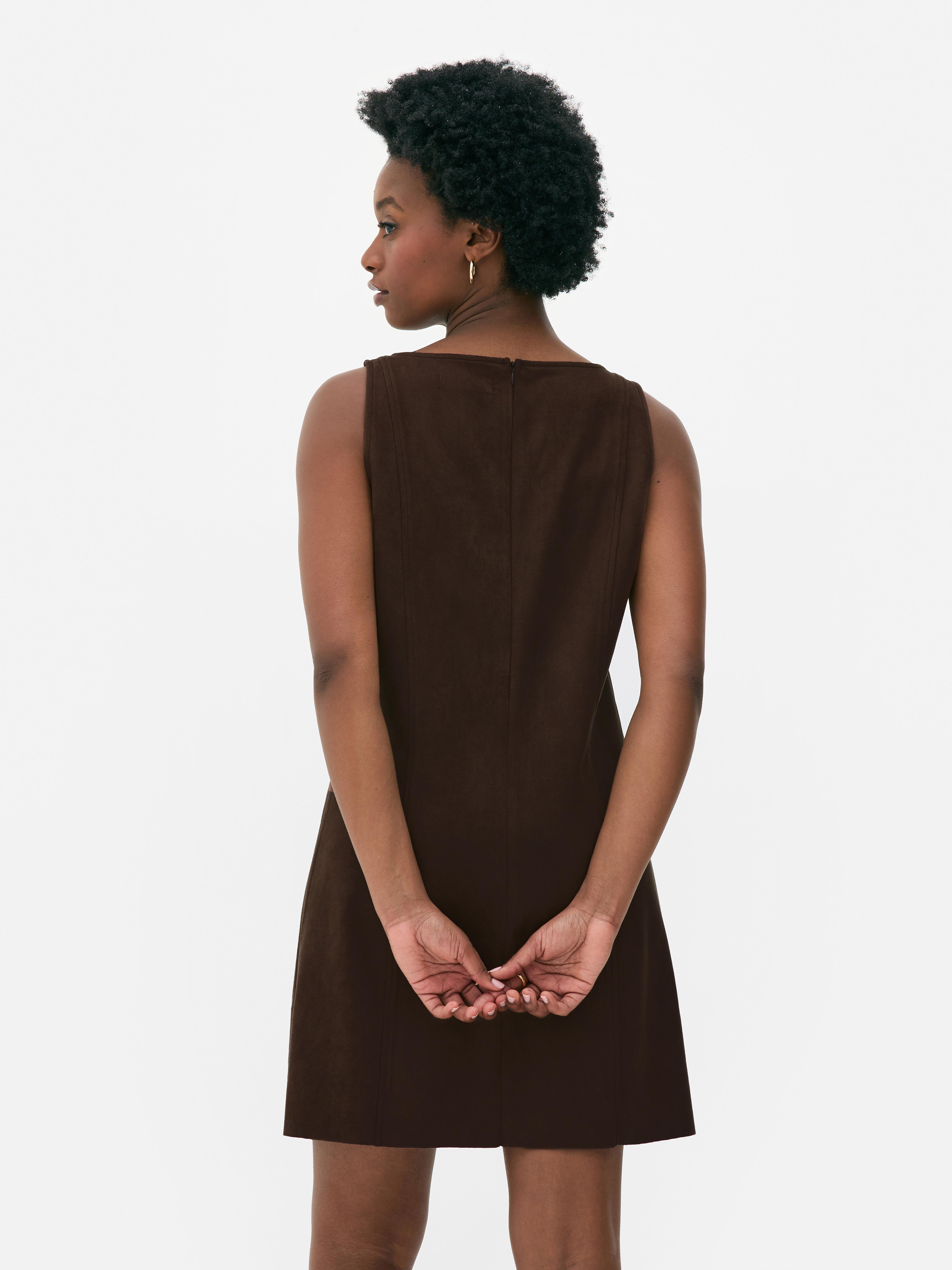 Vestido macacão imitação camurça