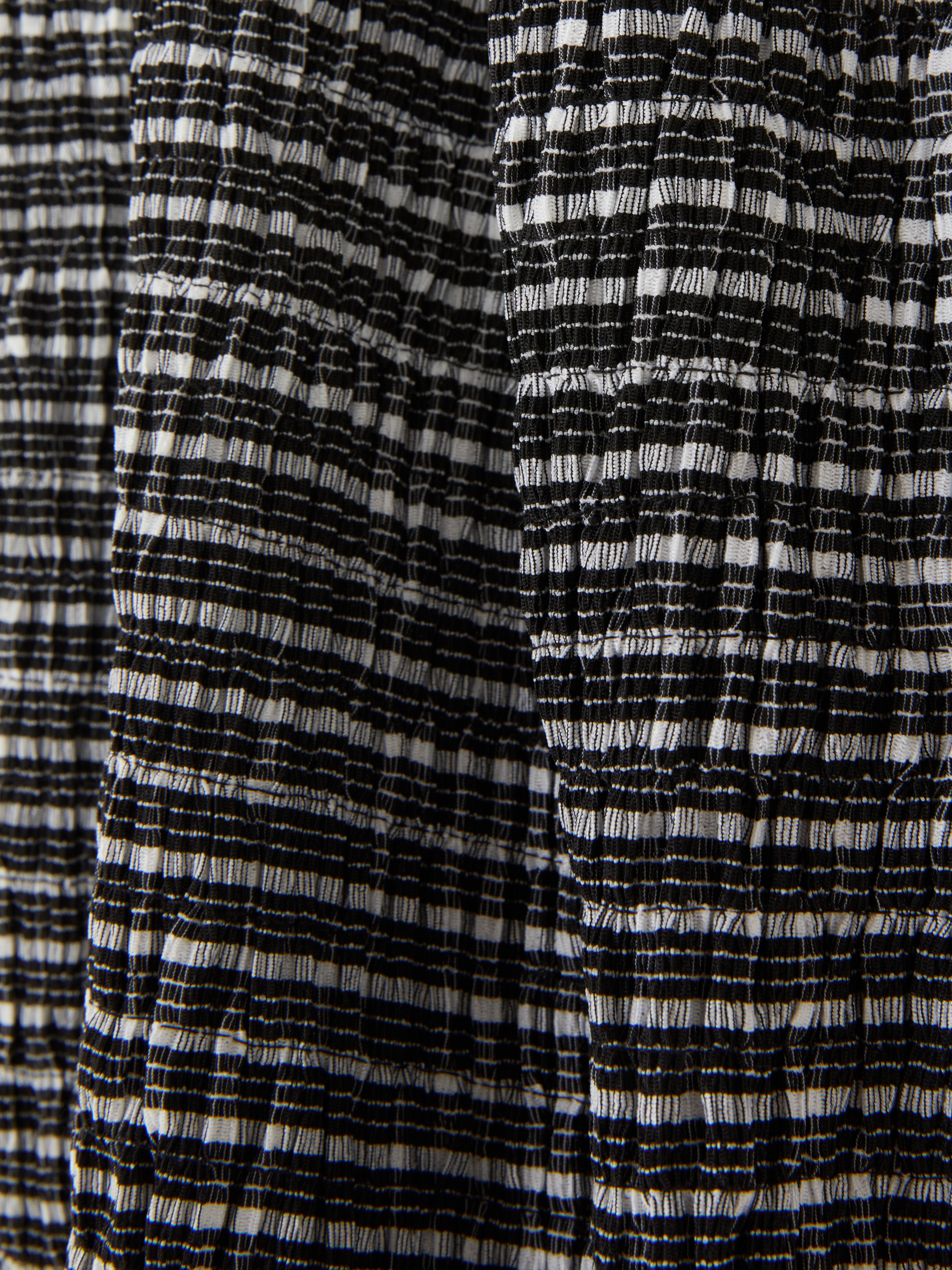 Strukturierte Bluse mit Streifen