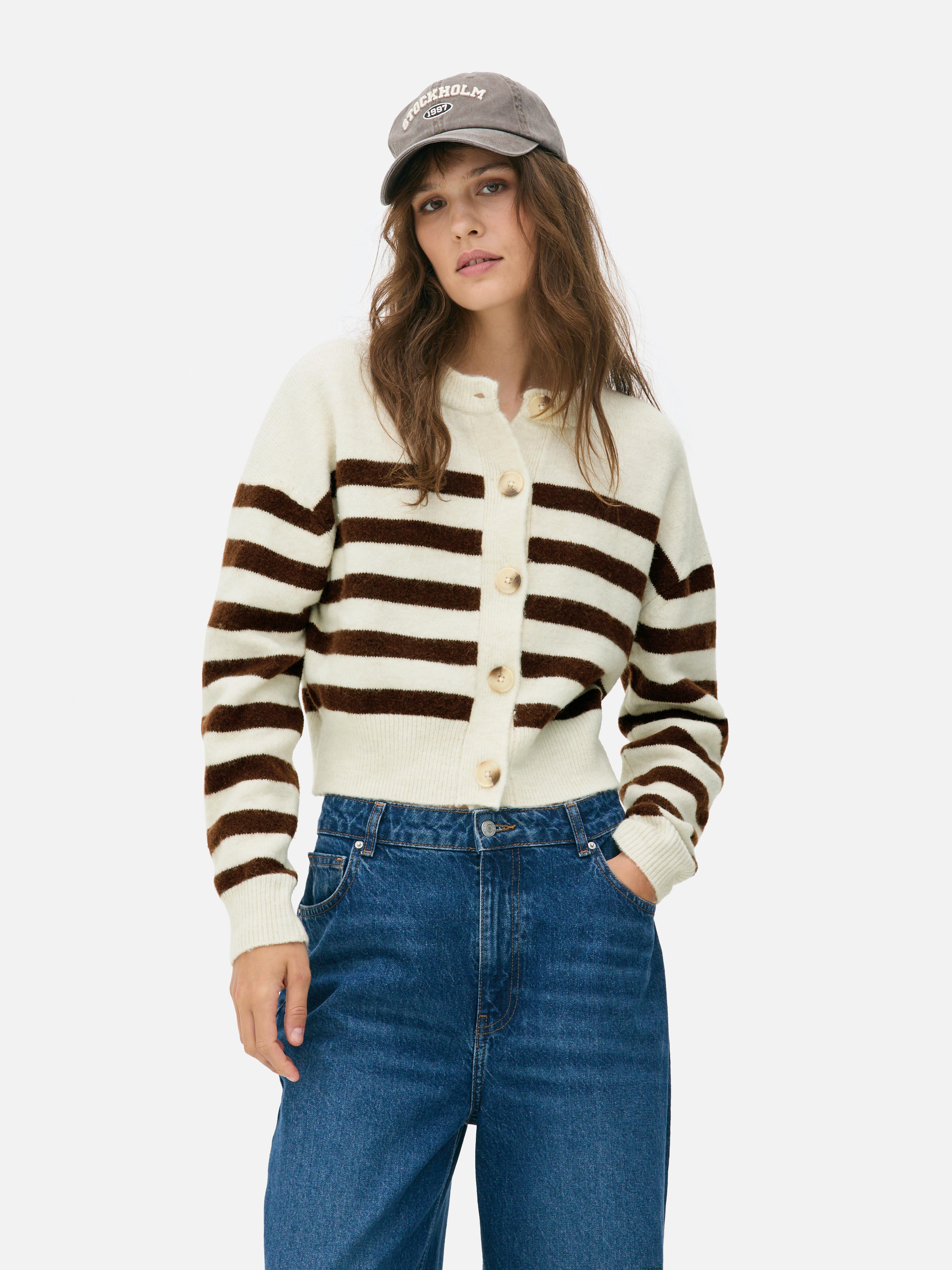 Strickjacke mit Rundhalsausschnitt und Knöpfen
