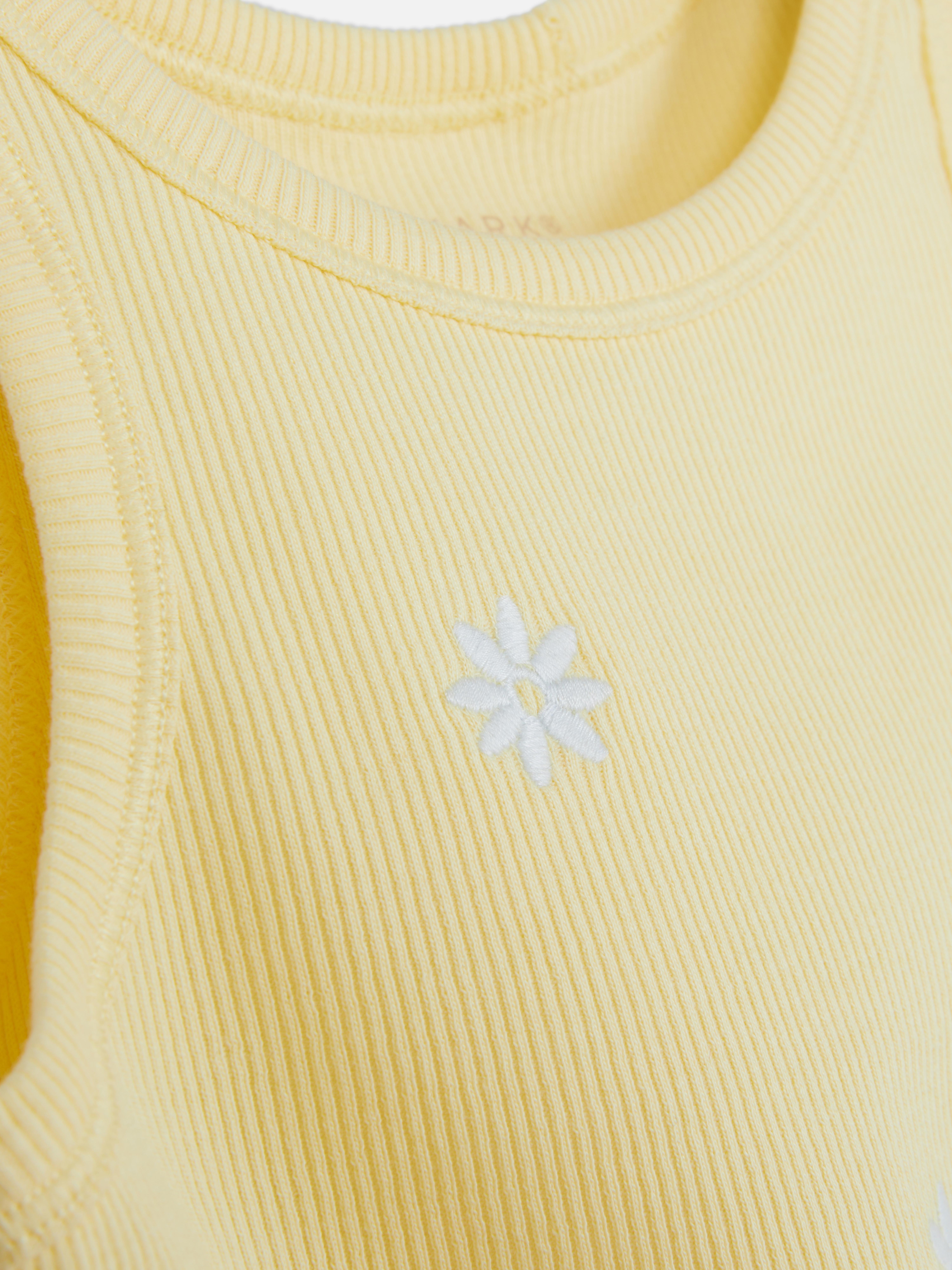 1,5-8 jr | Geribd hemd met geborduurde madeliefjes