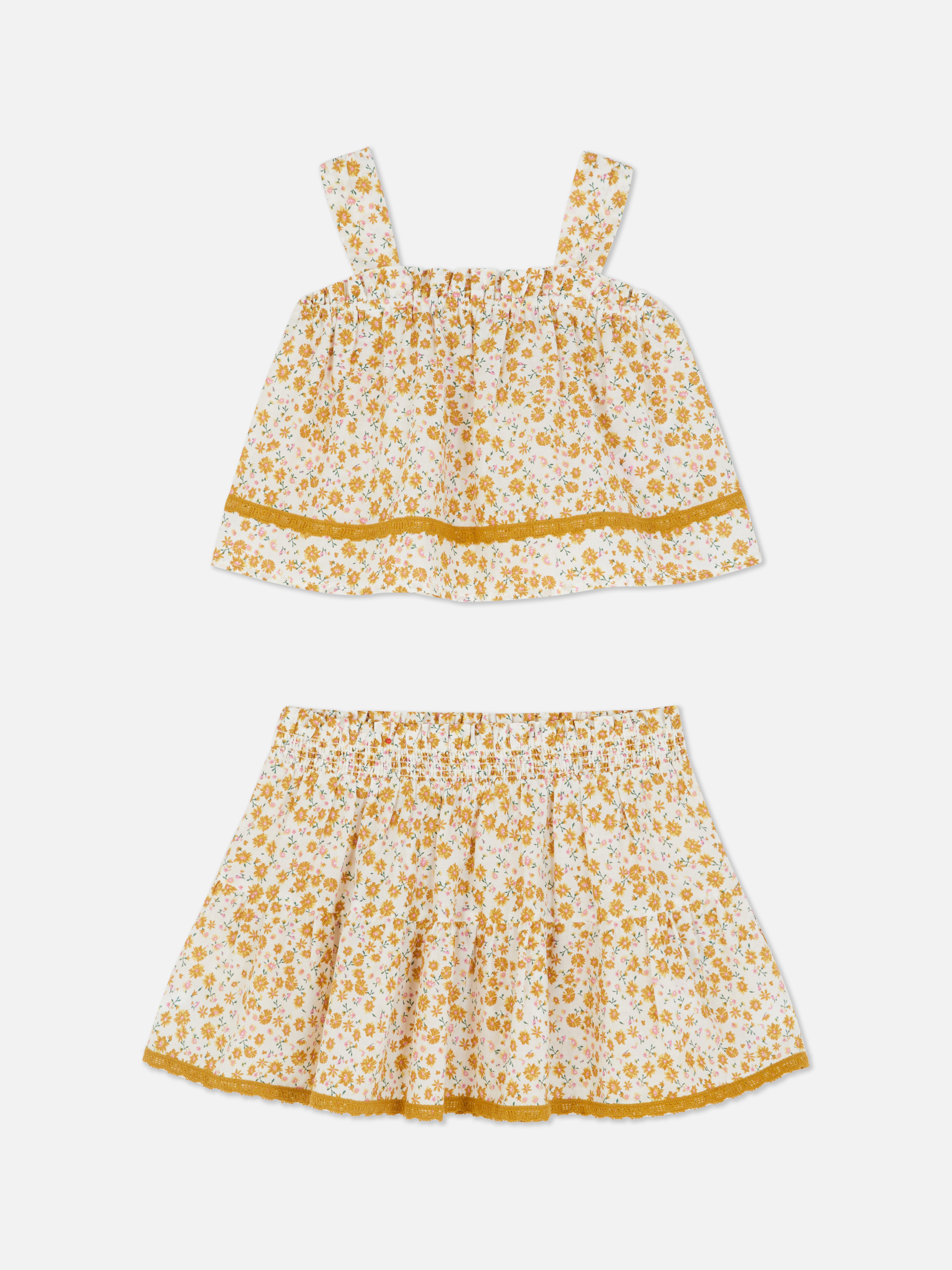 Set van gebloemde blouse en rok