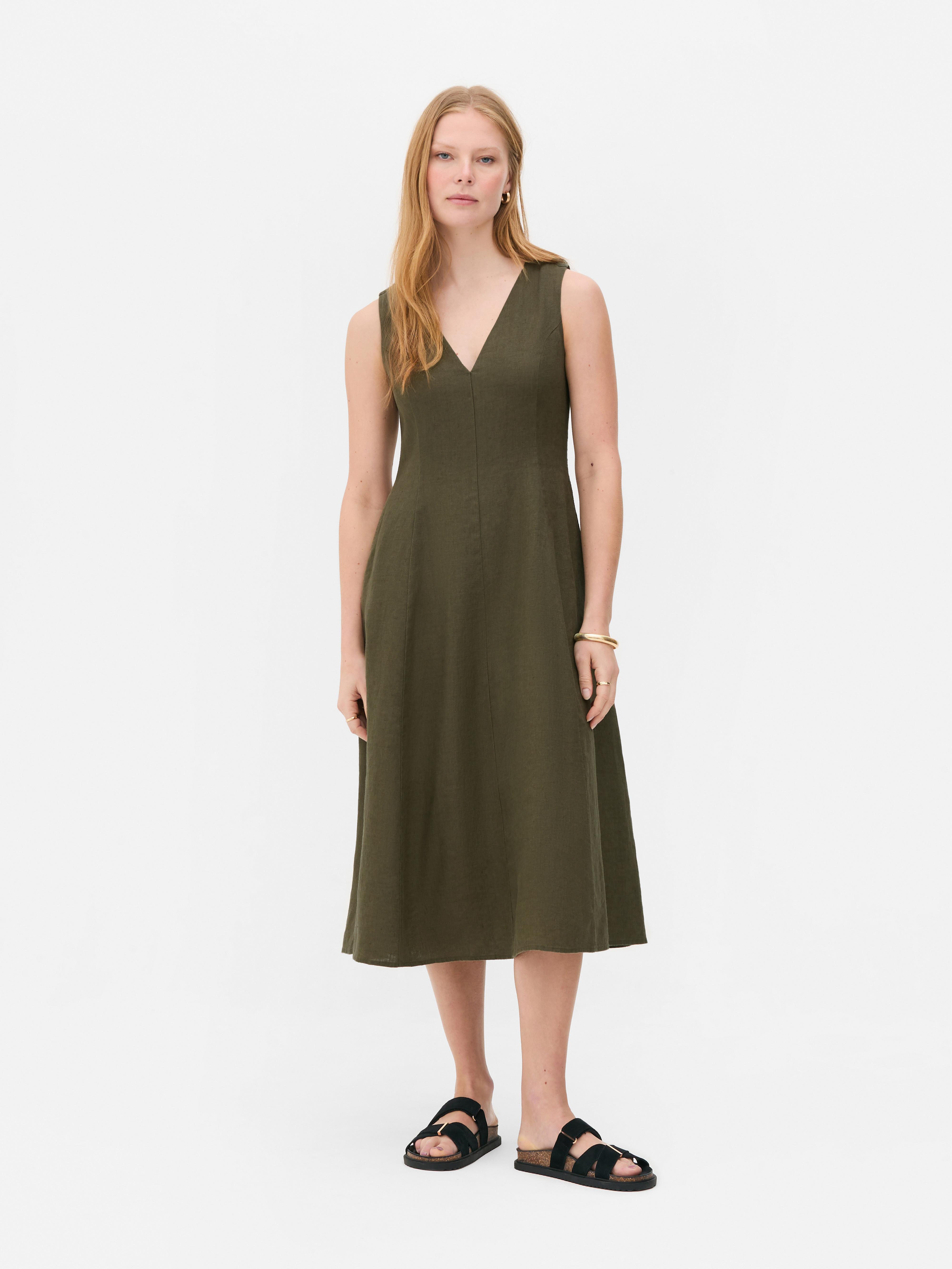 Mouwloze linnen jurk met V-hals The Edit Kaki
