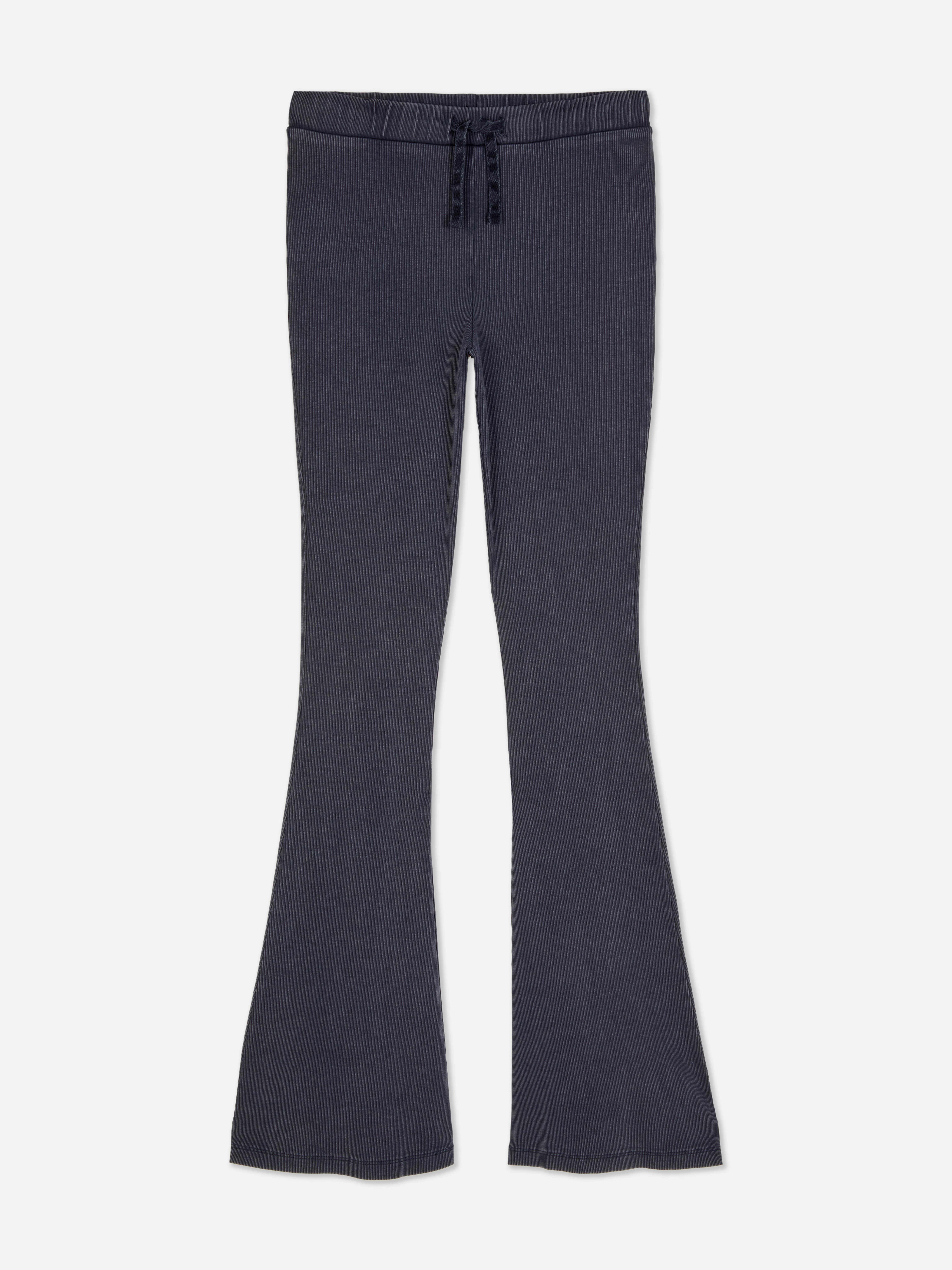 Legginsy ze sznurkiem i rozszerzaną nogawką