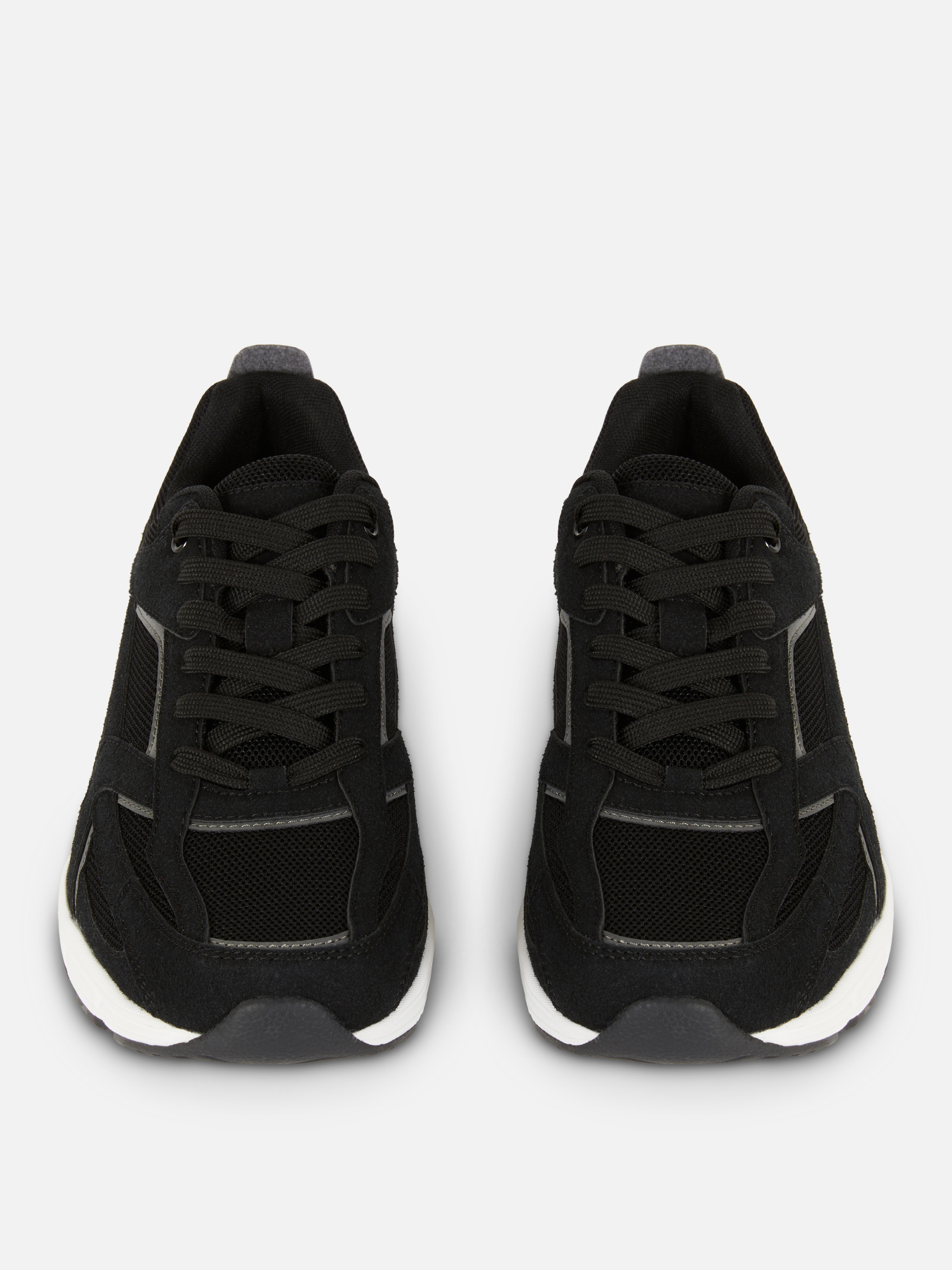 Buty sportowe z siateczką i niską cholewką