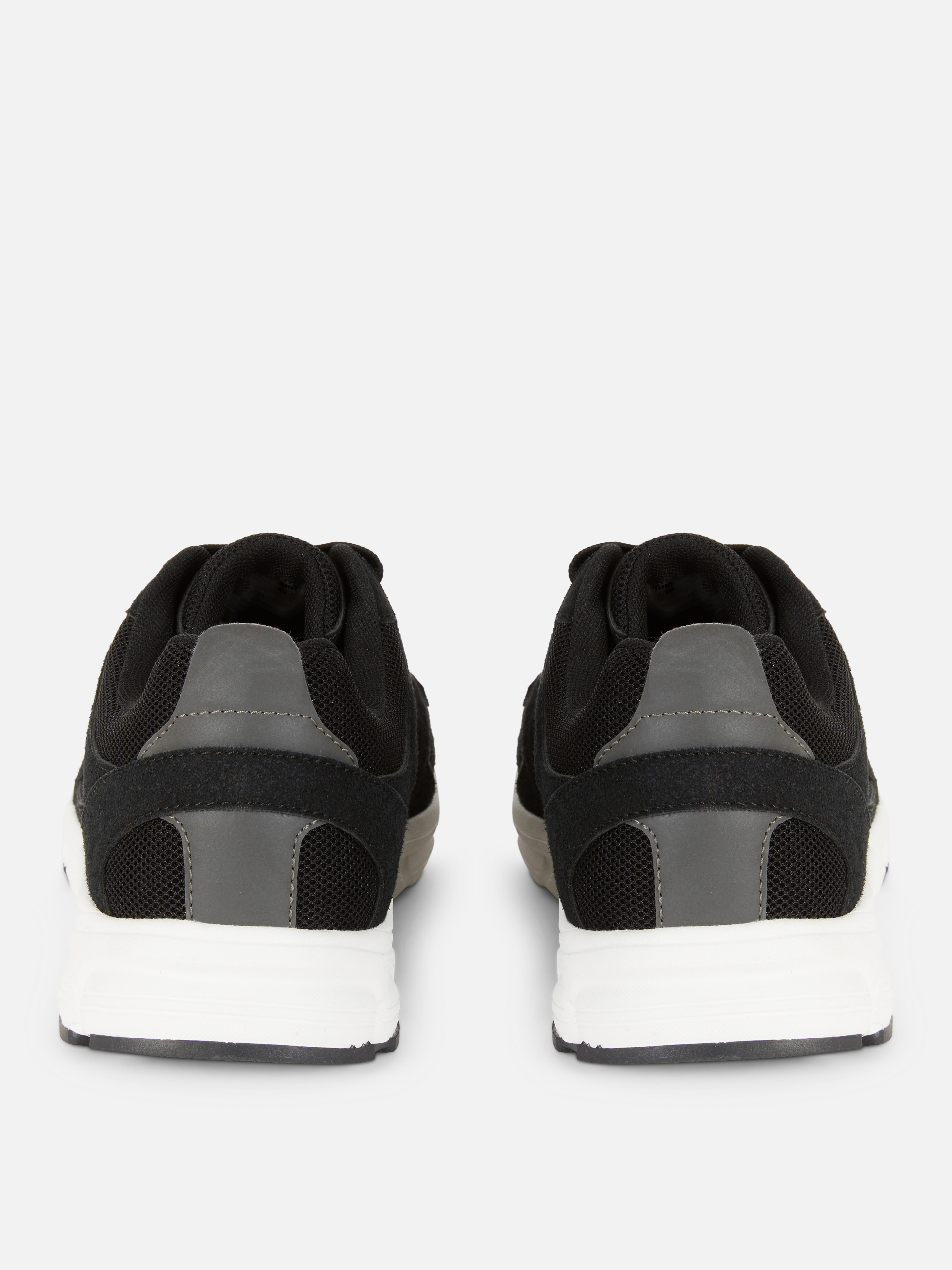 Buty sportowe z siateczką i niską cholewką
