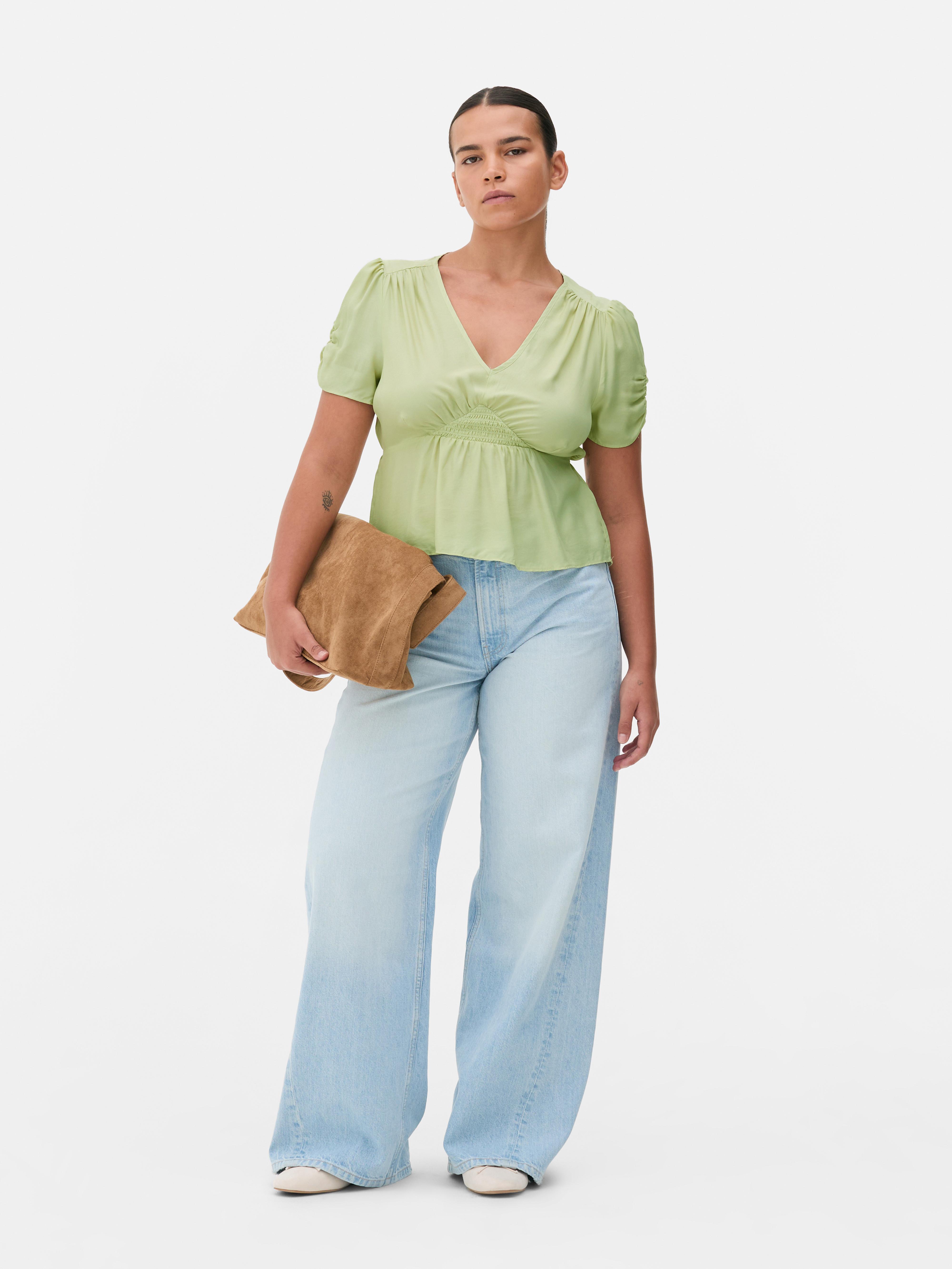 Camicetta drappeggiata con volant Verde