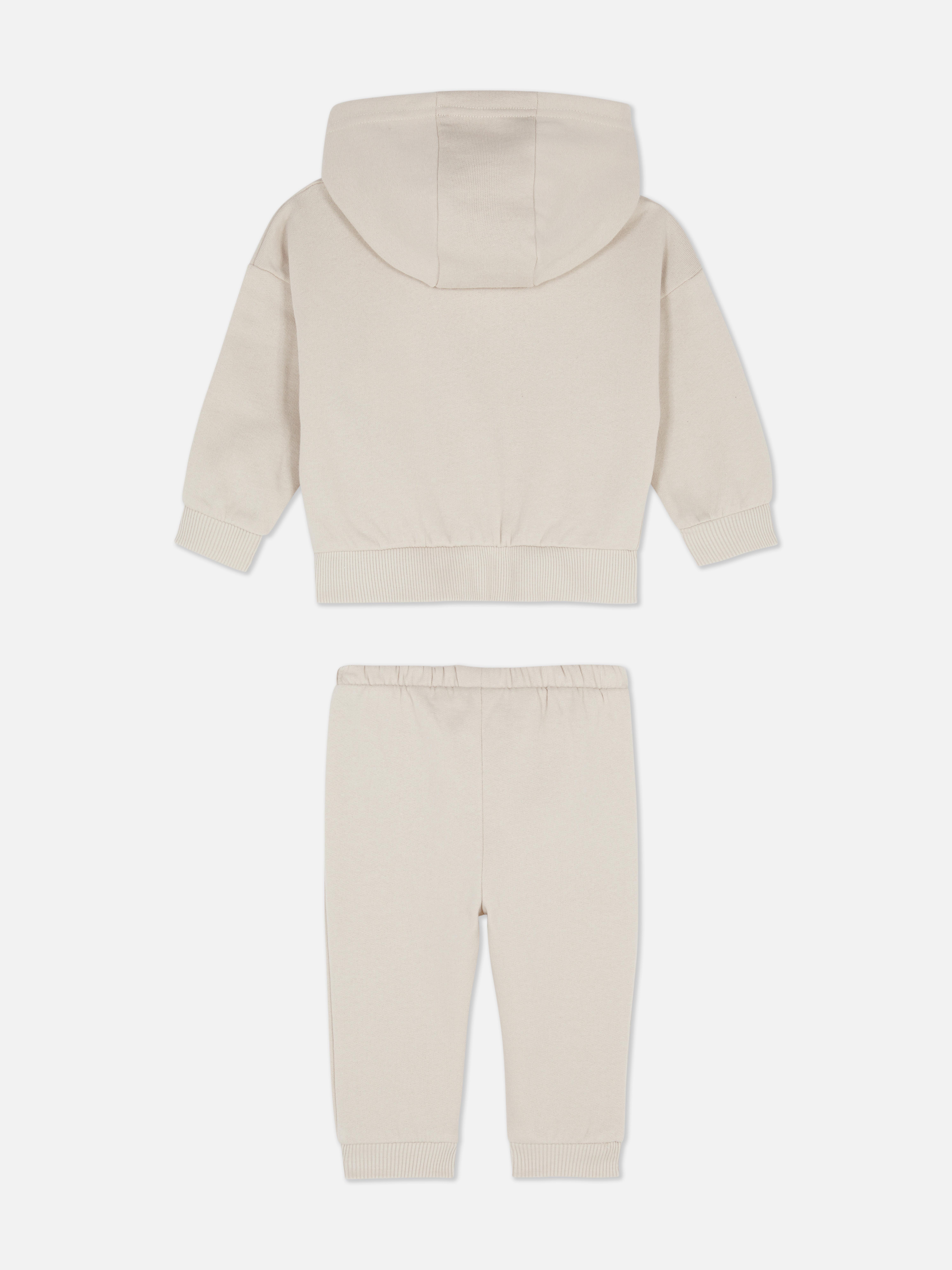 Hoodie und Jogginghose im Set