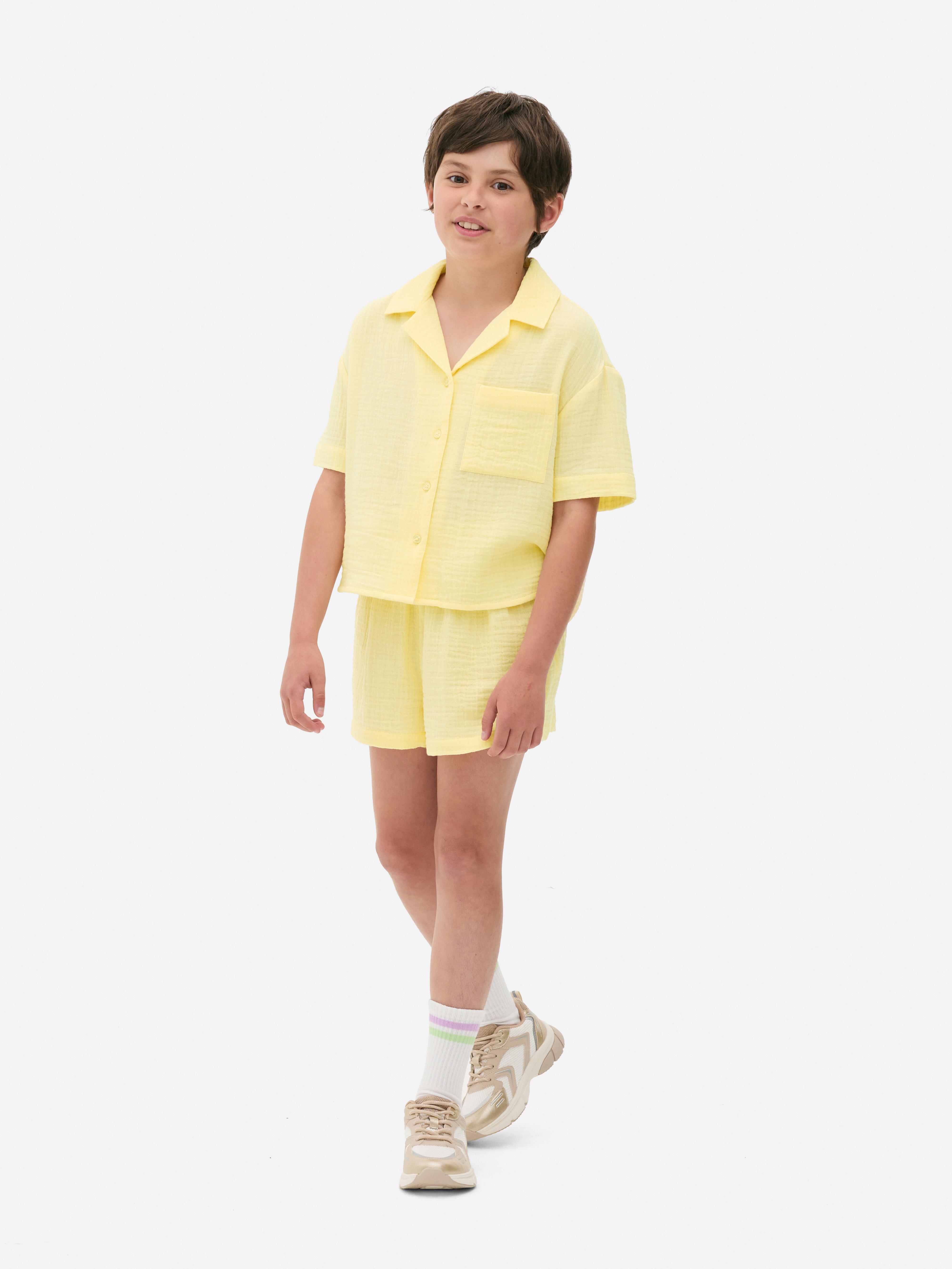 Set de camisa con botones y pantalones cortos