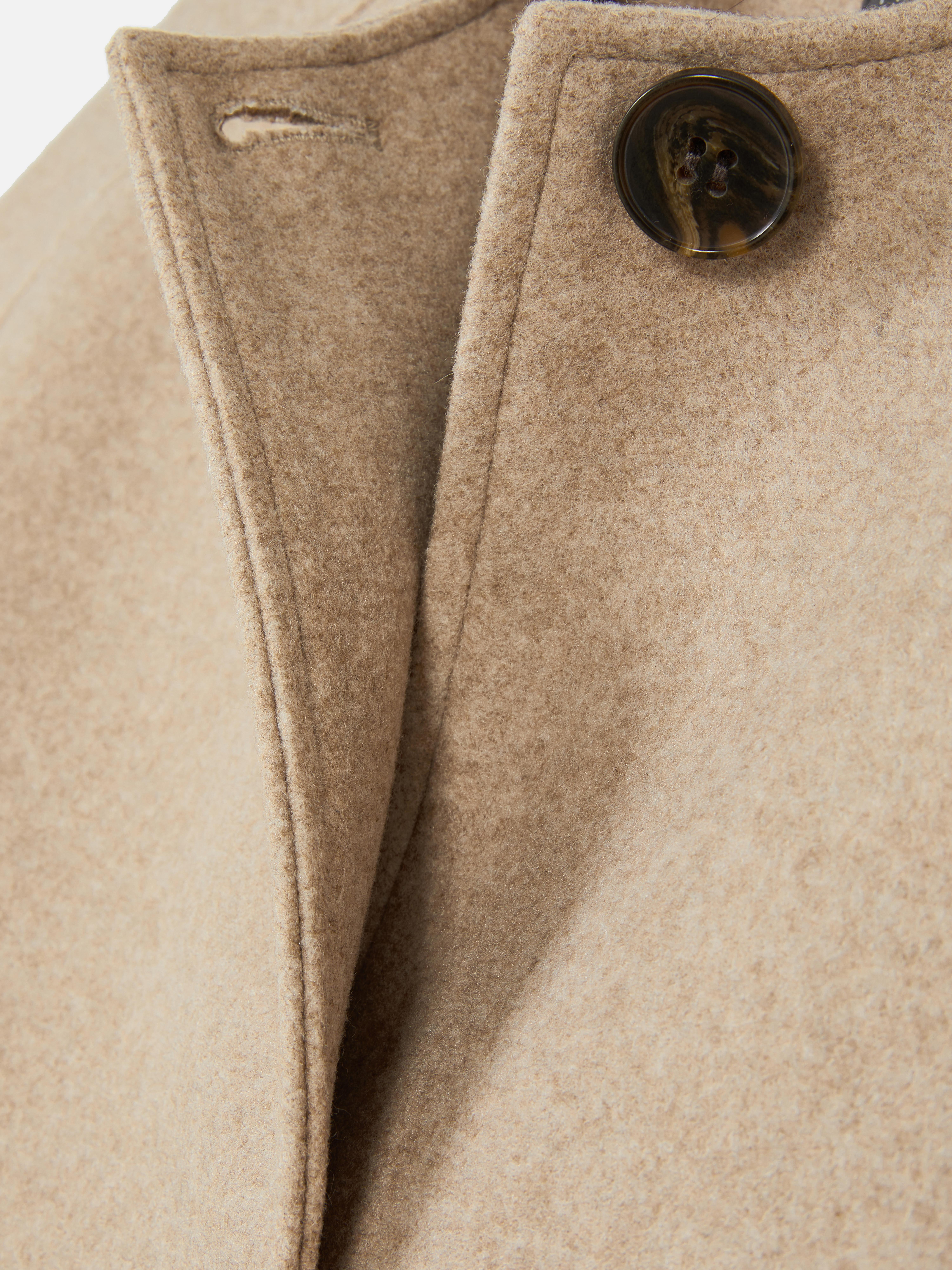 Kragenlose Jacke mit Ballonärmeln