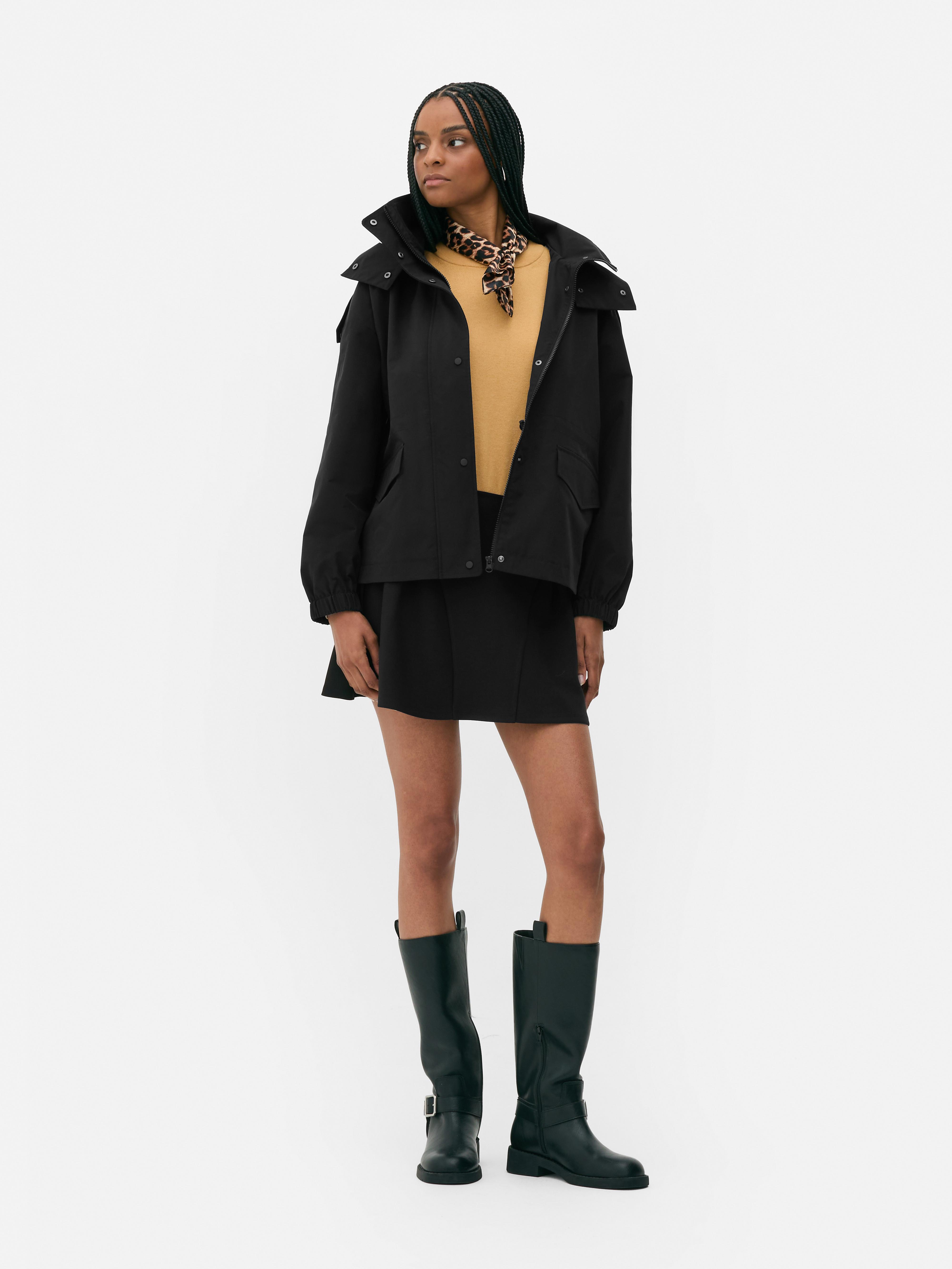Korte parka met trekkoord in de taille