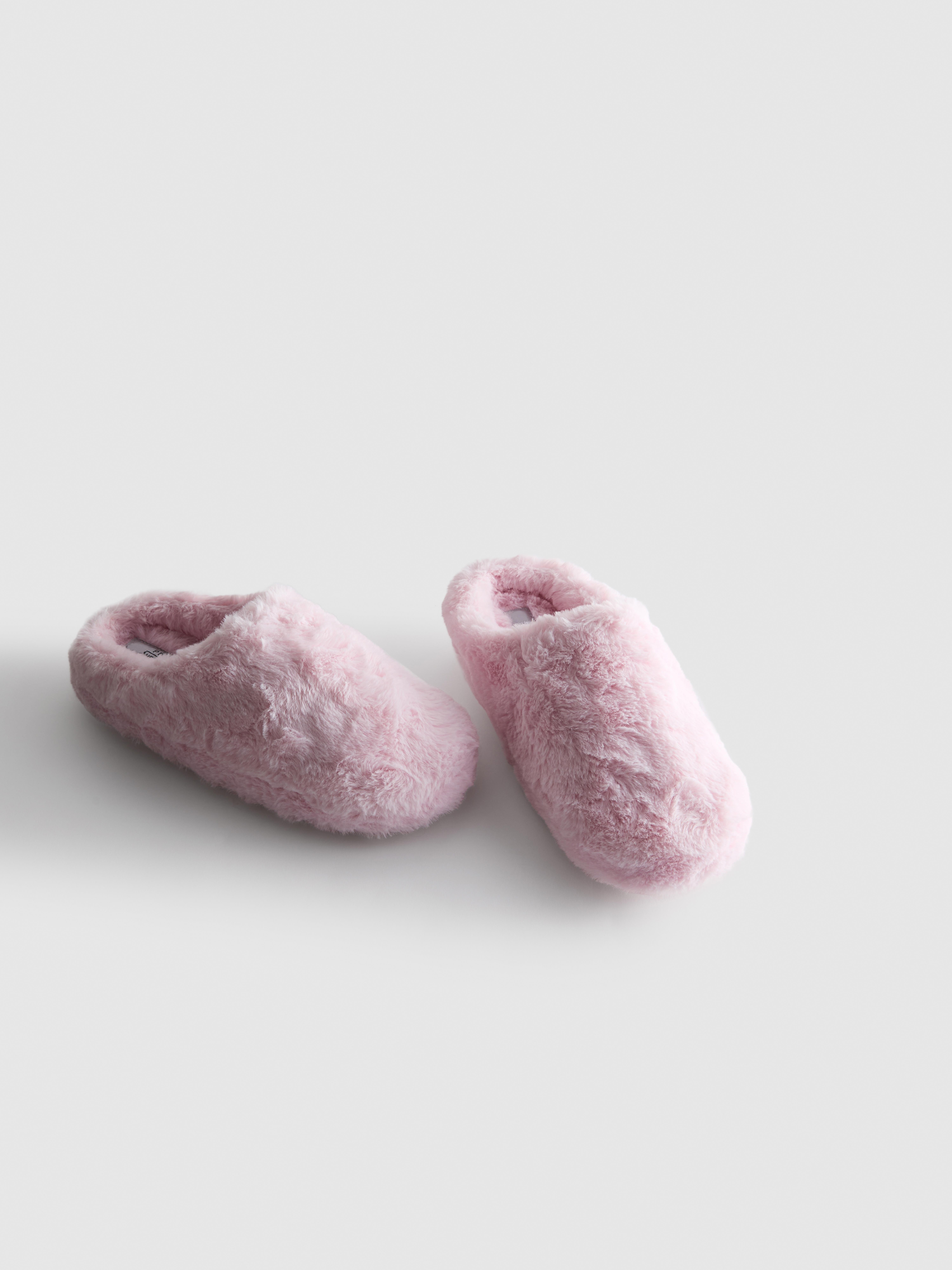 Women's Light Pink Fluffy Slippers