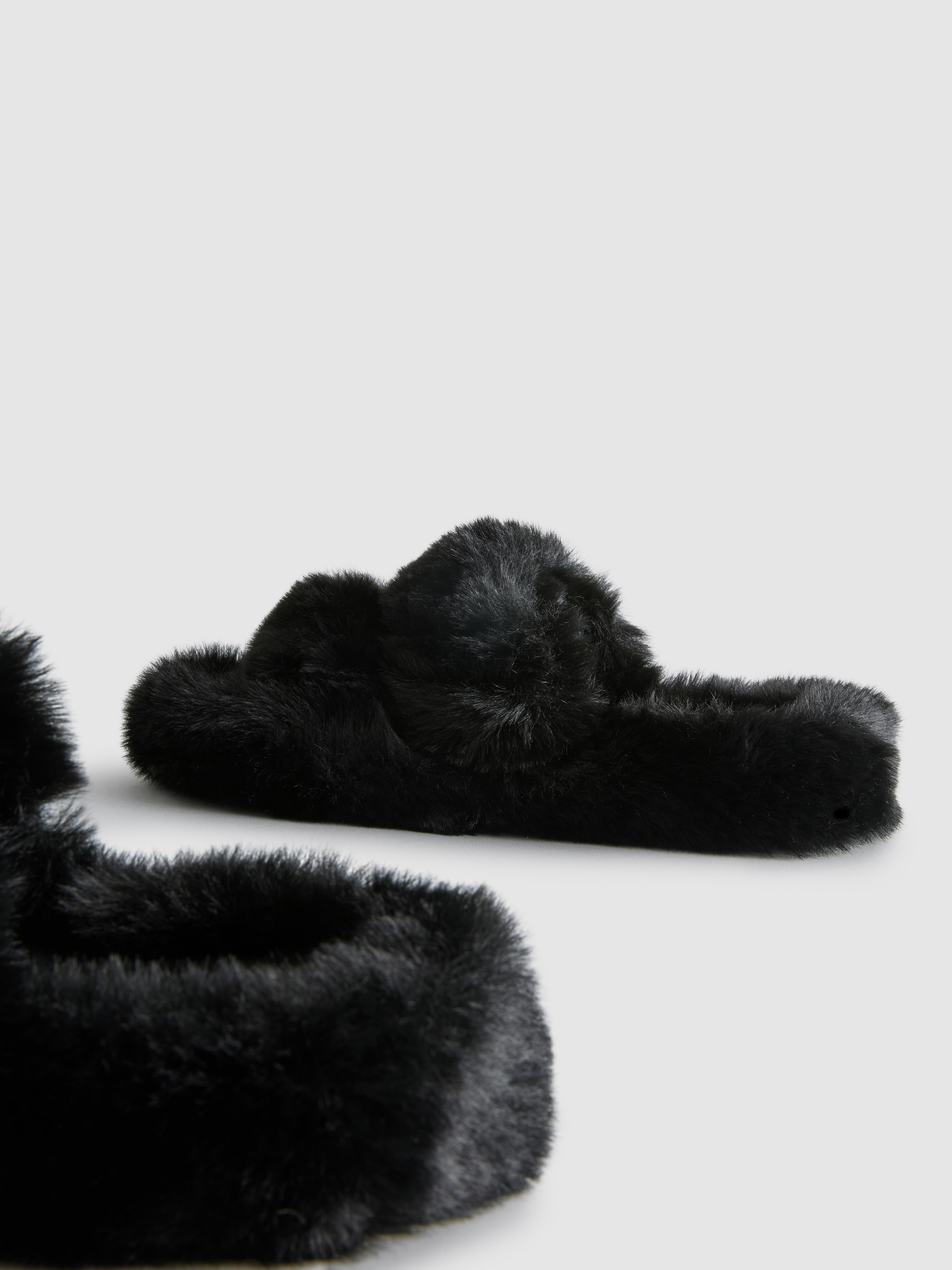 Women's Black Soft Strap Slippers