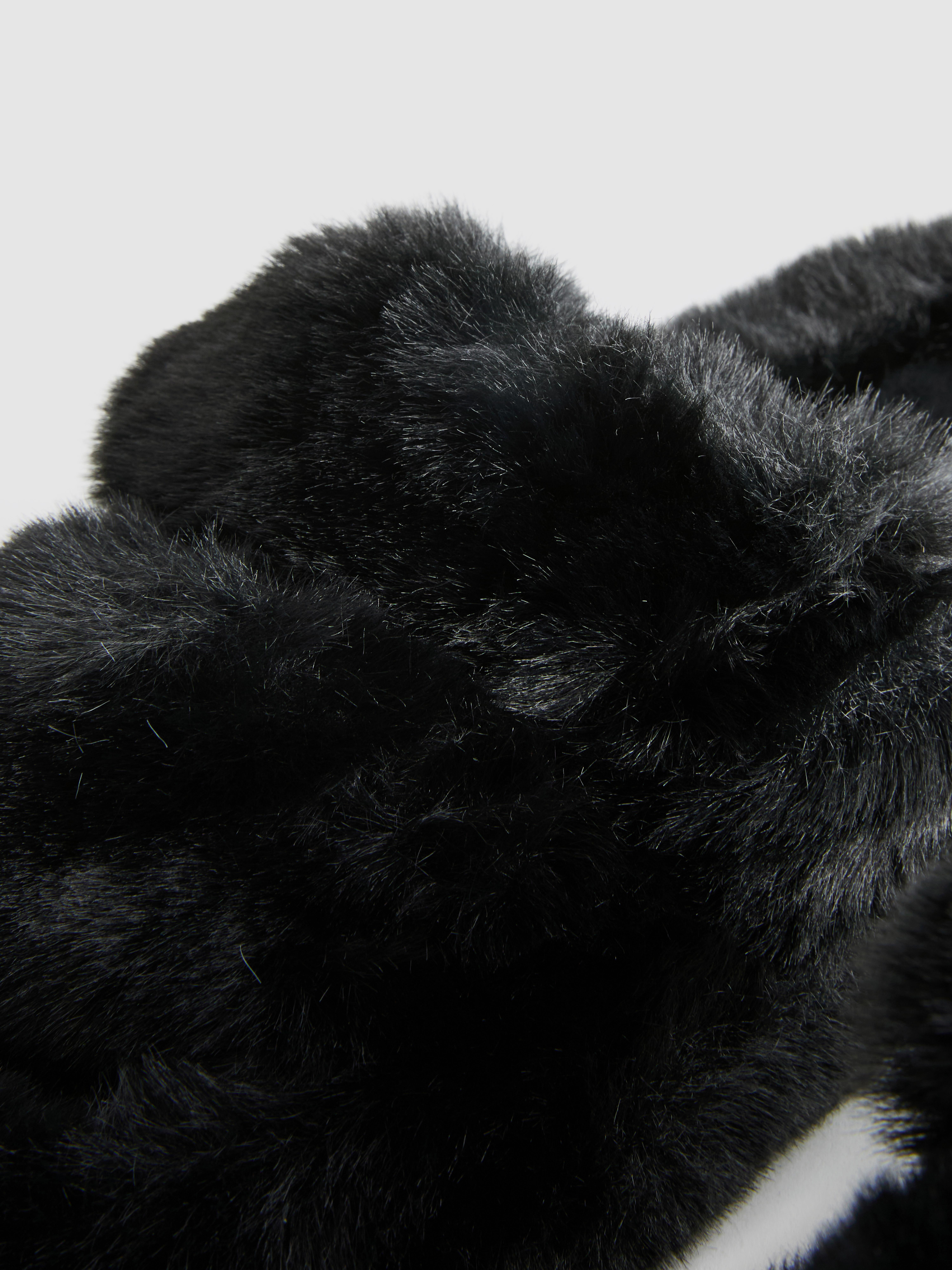 Women's Black Soft Strap Slippers