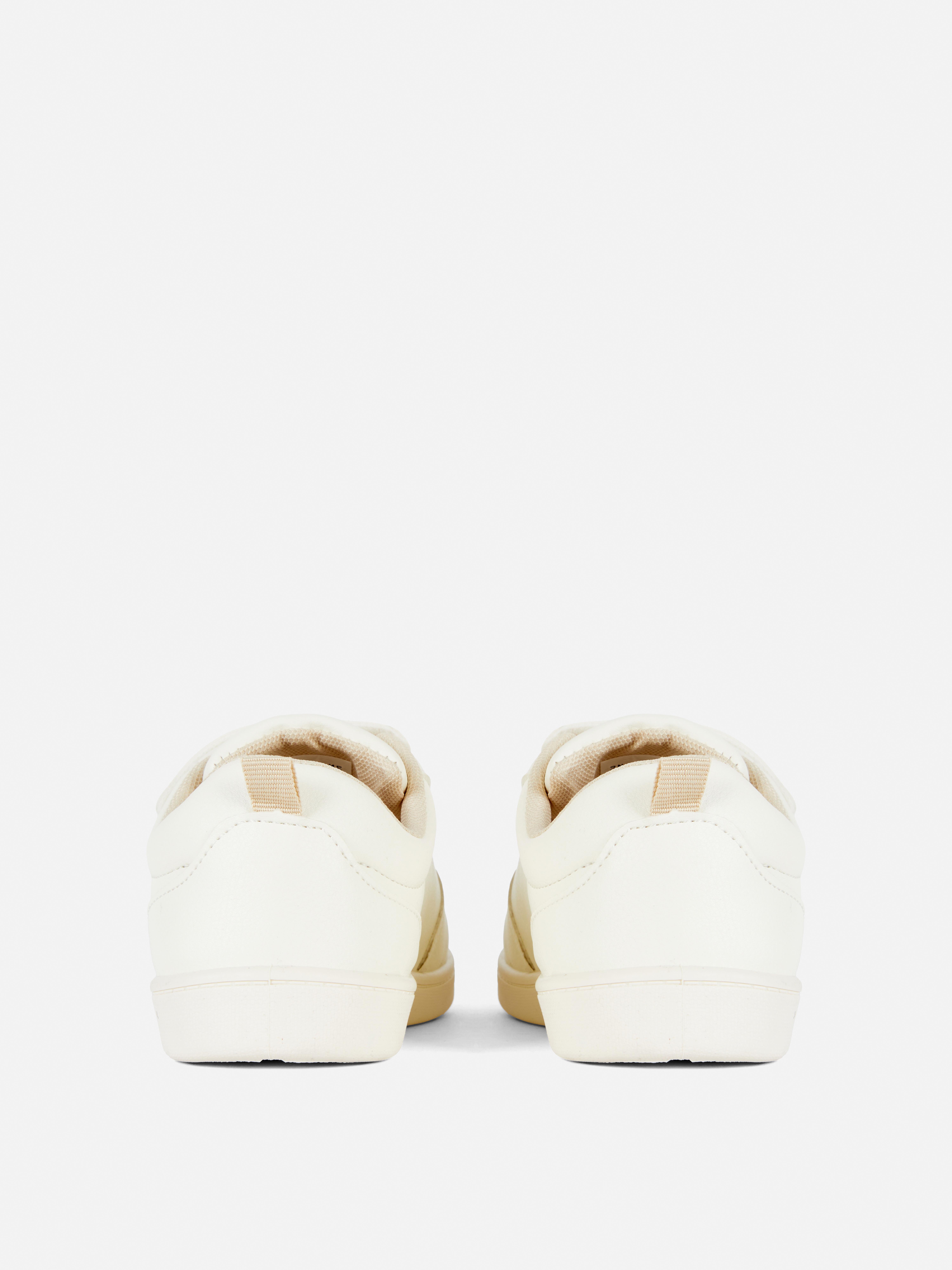 Low-Top-Sneaker mit doppeltem Klettverschluss