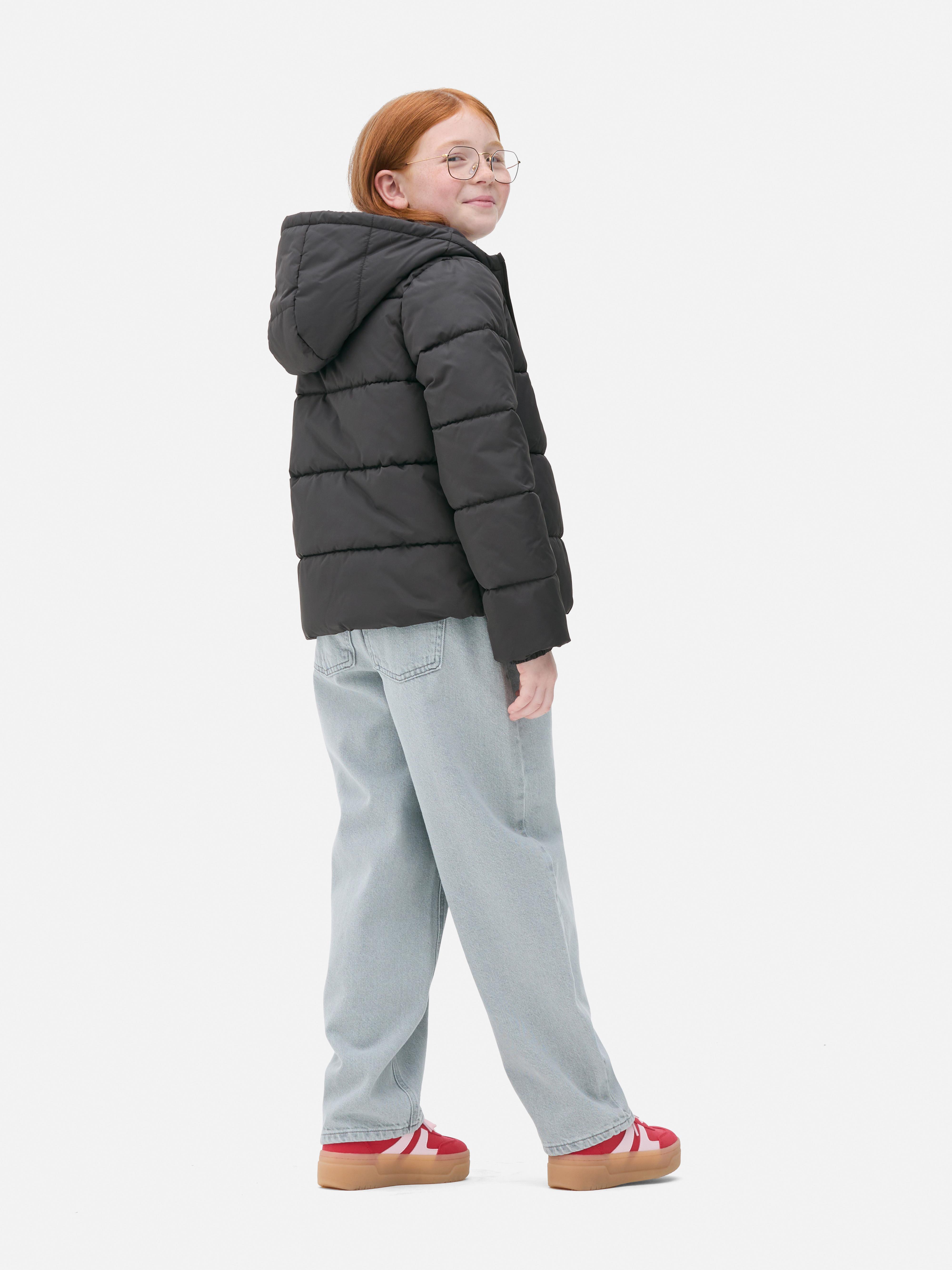Pufferjacke mit Kapuze und Reißverschluss