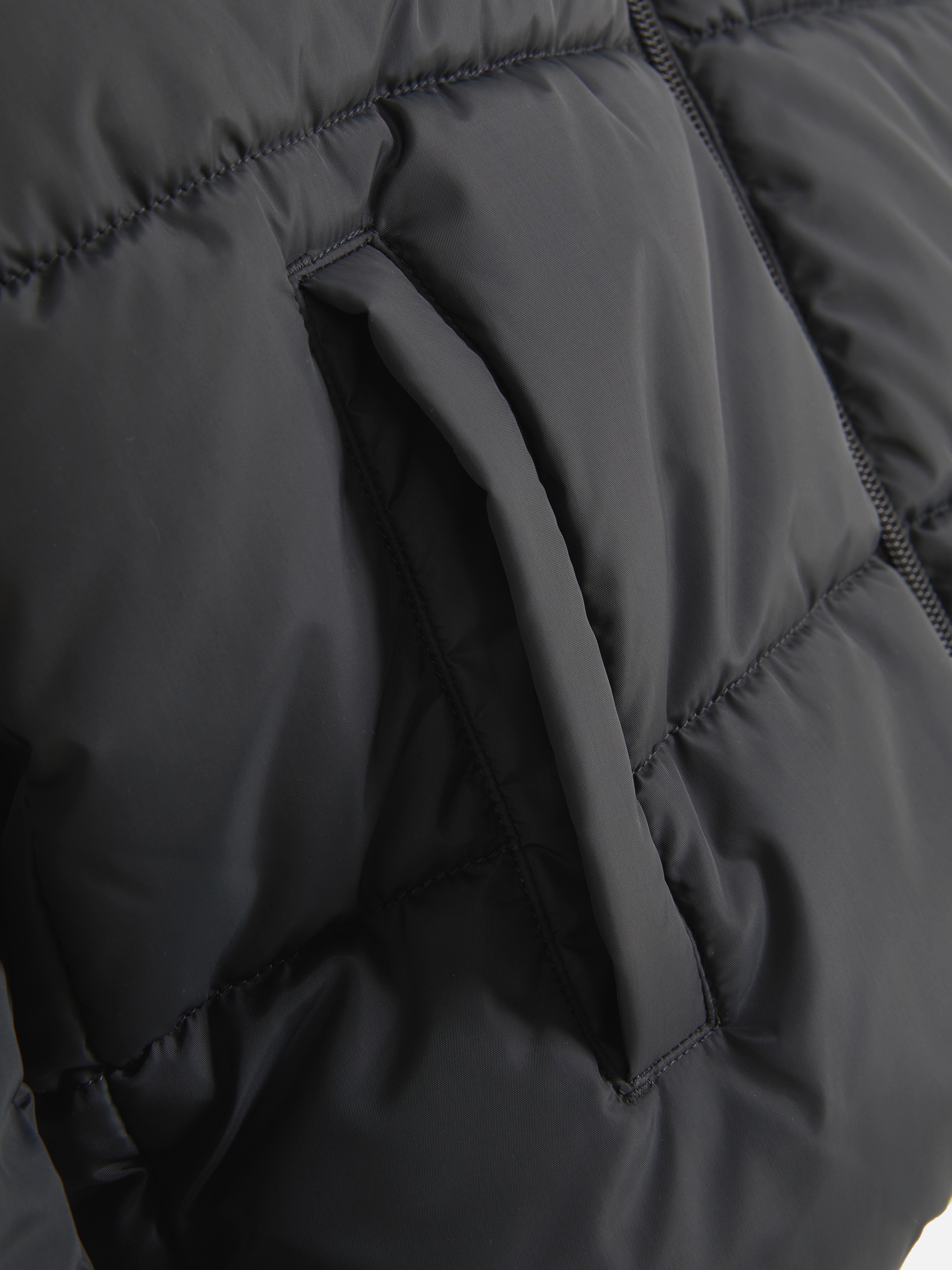 Pufferjacke mit Kapuze und Reißverschluss