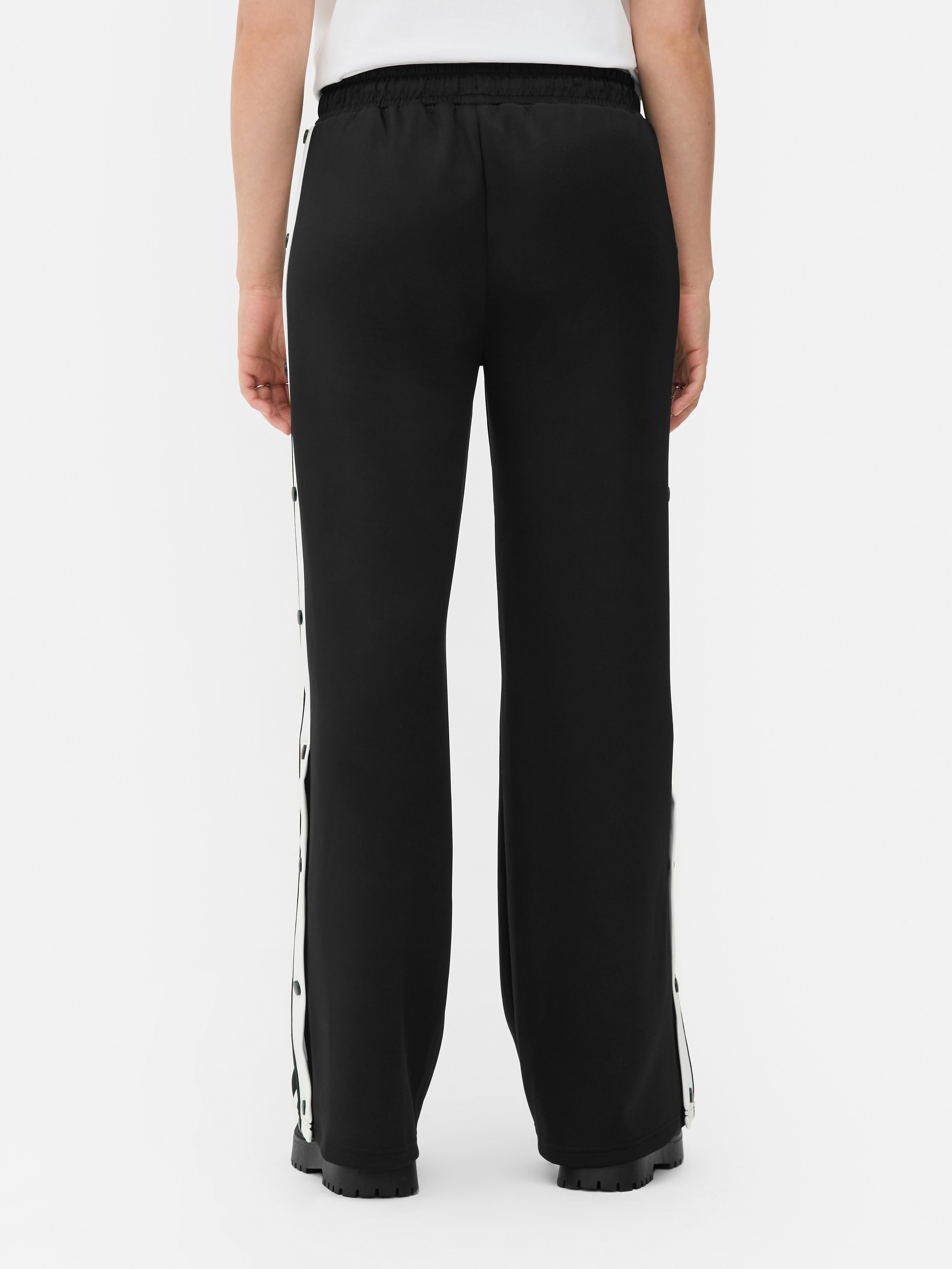 „Colleen Atwood x Wednesday“ Jogginghose mit Druckknöpfen