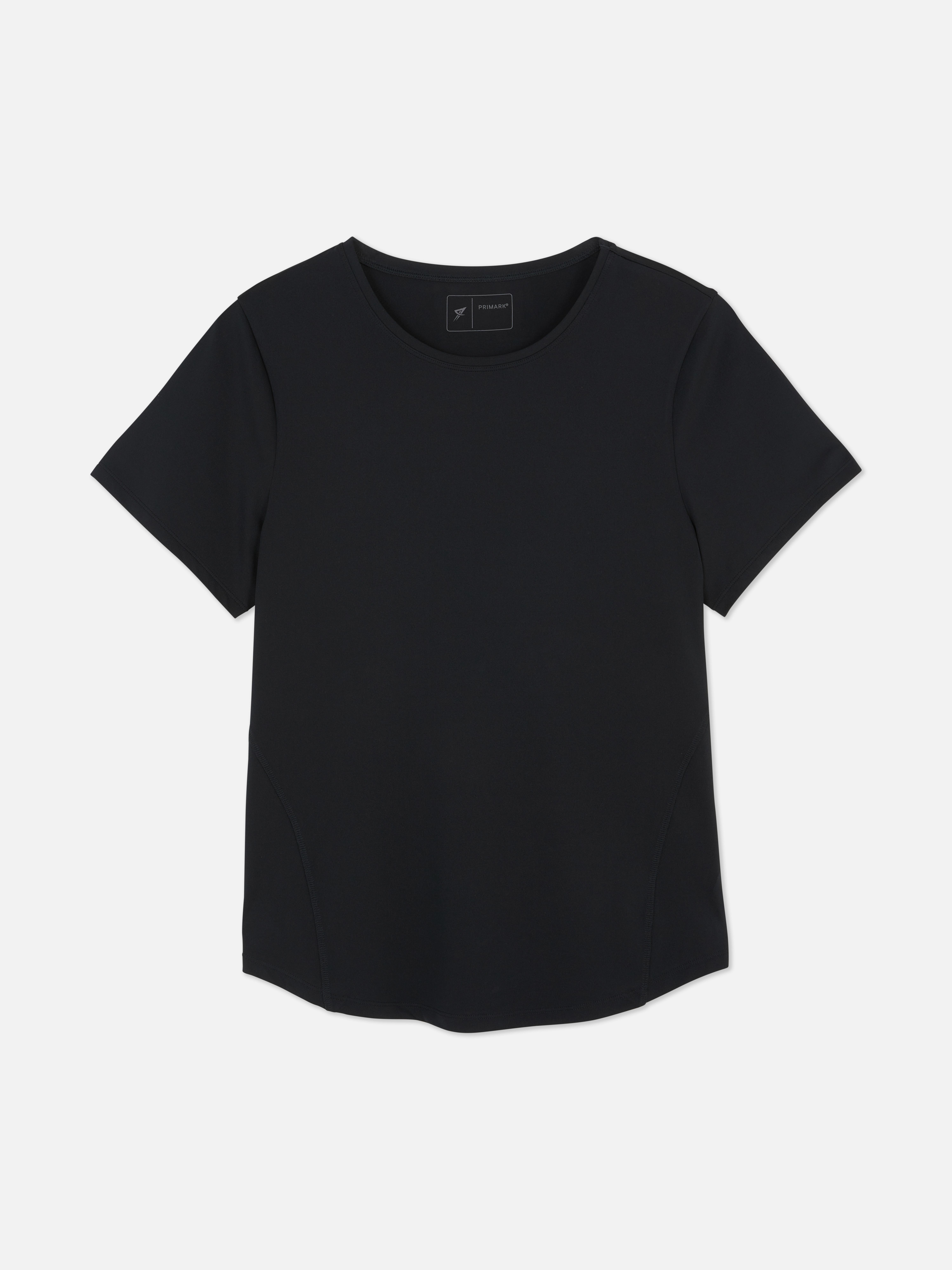 Camiseta de alto rendimiento con bajo curvo