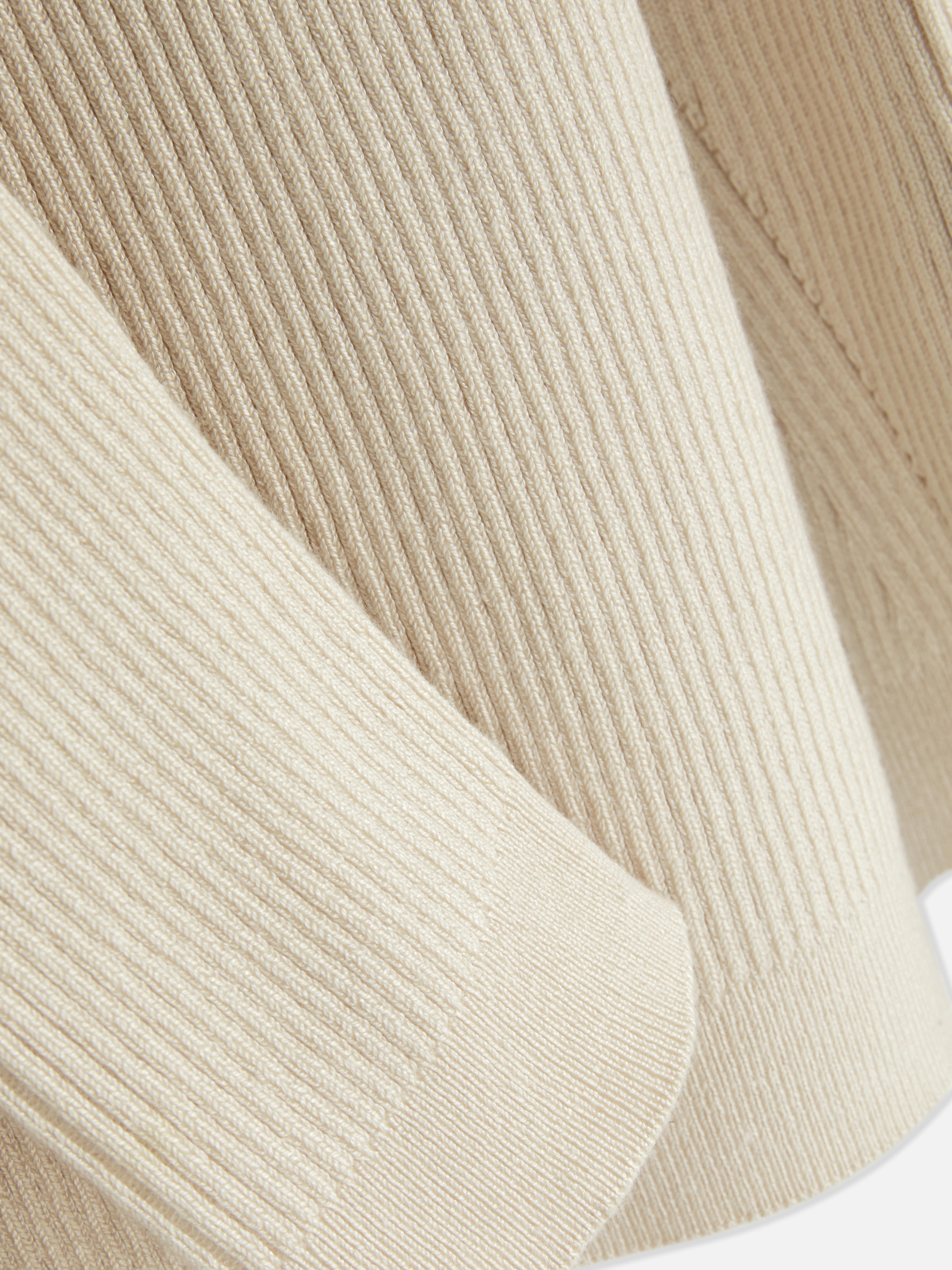 Langärmeliger, gerippter Pullover