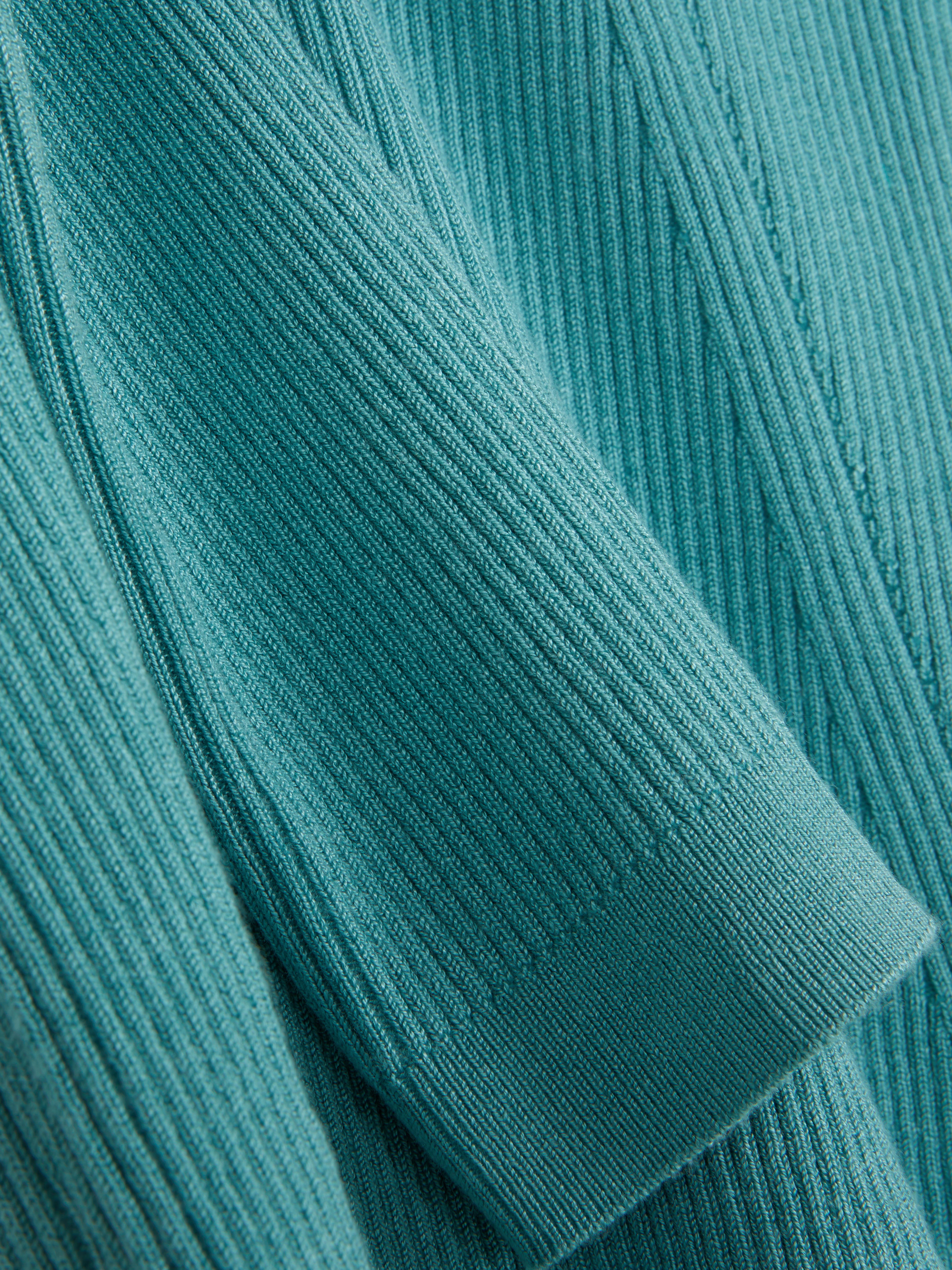 Langärmeliger, gerippter Pullover