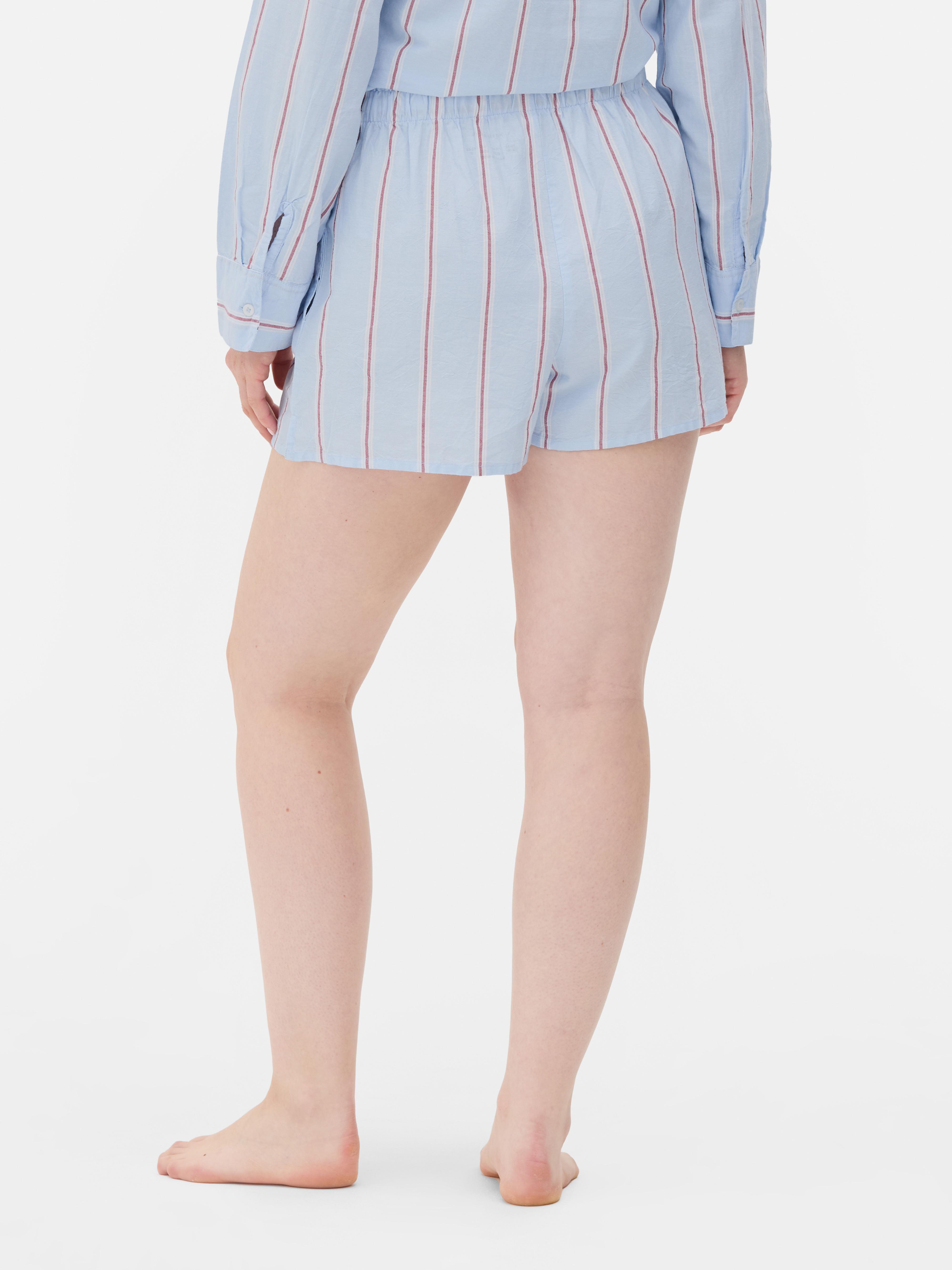 Gestreifte „Love To Lounge“ Shorts