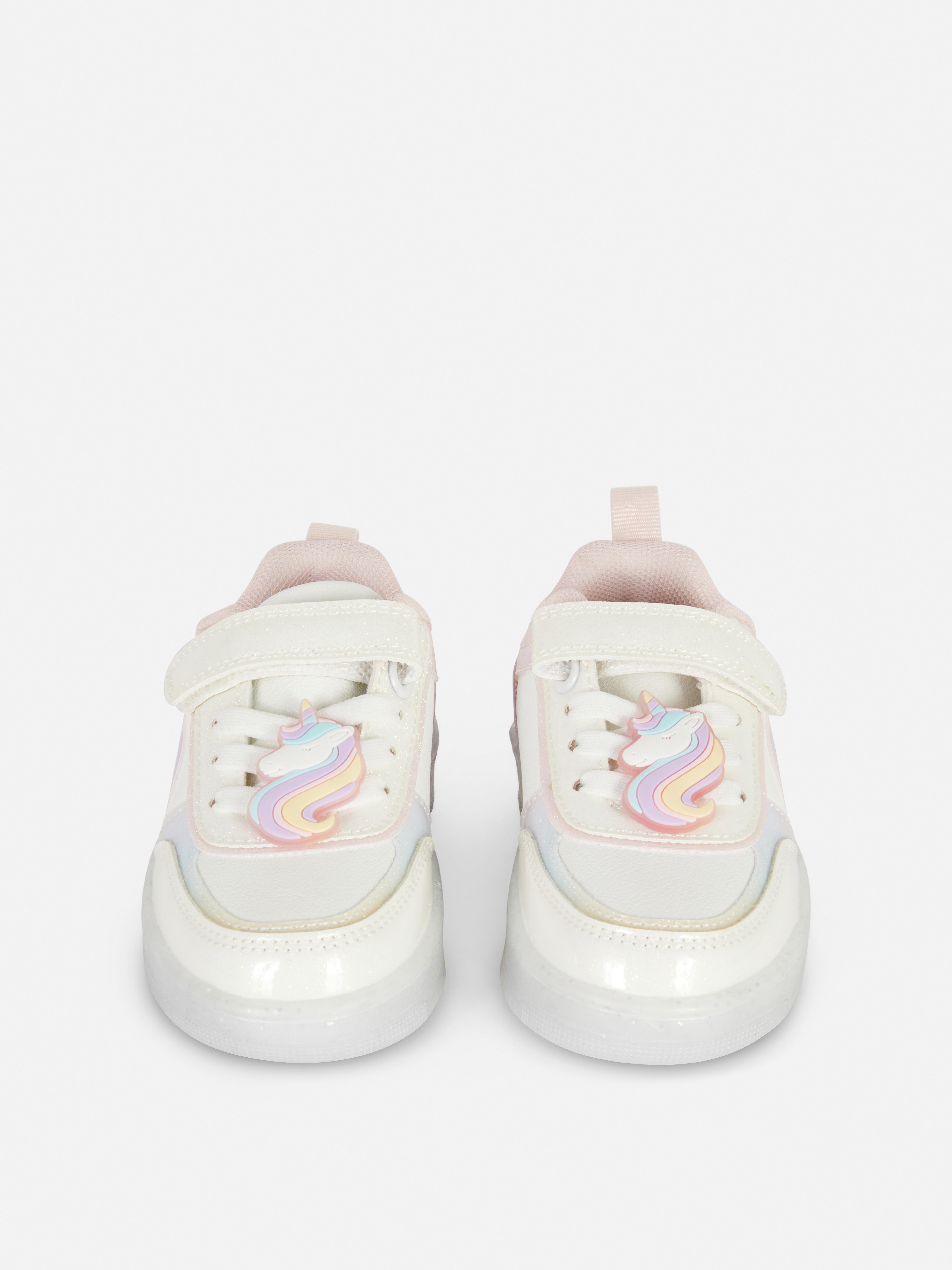 Einhorn-Sneaker mit leuchtender Sohle