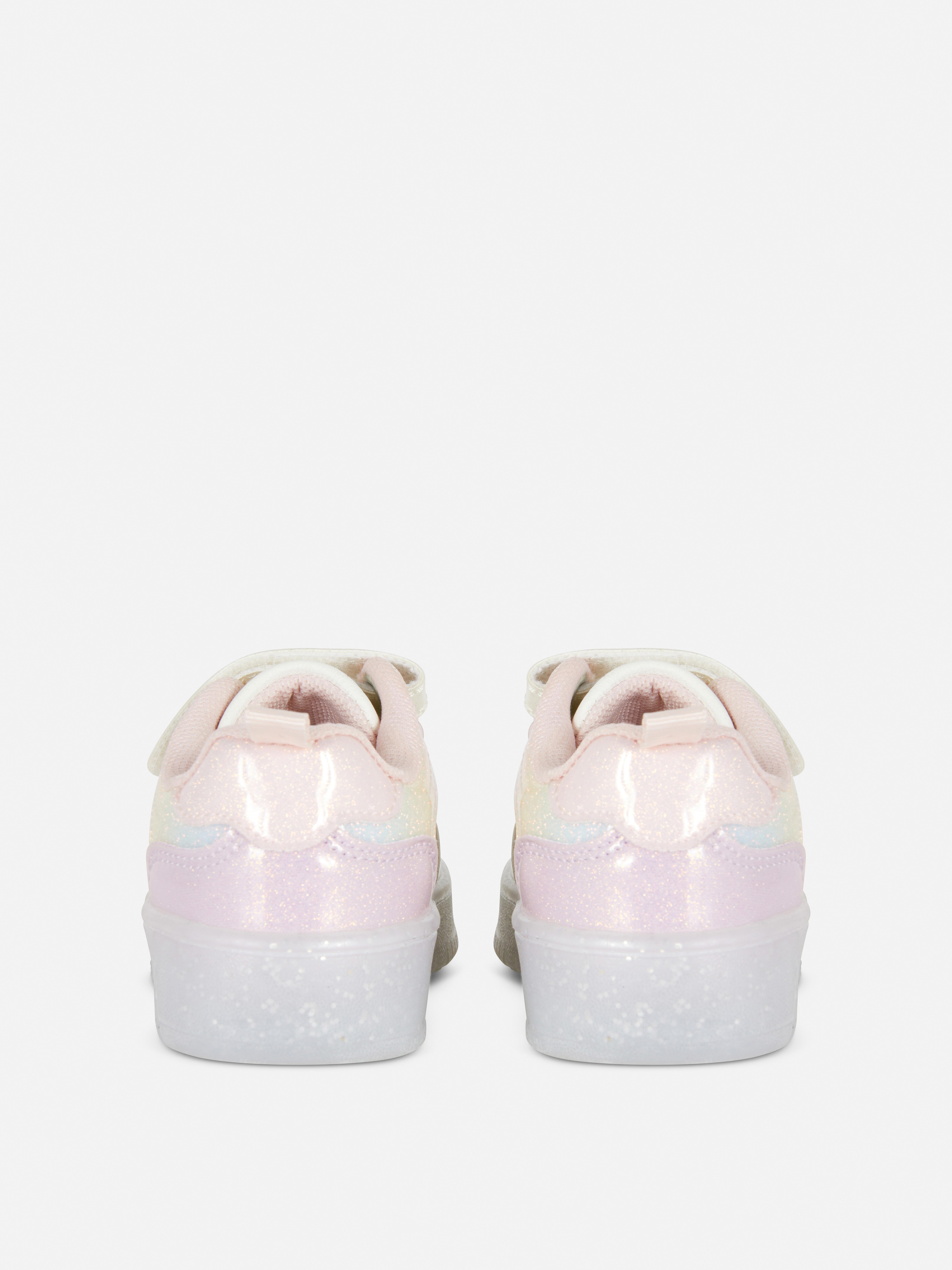Einhorn-Sneaker mit leuchtender Sohle