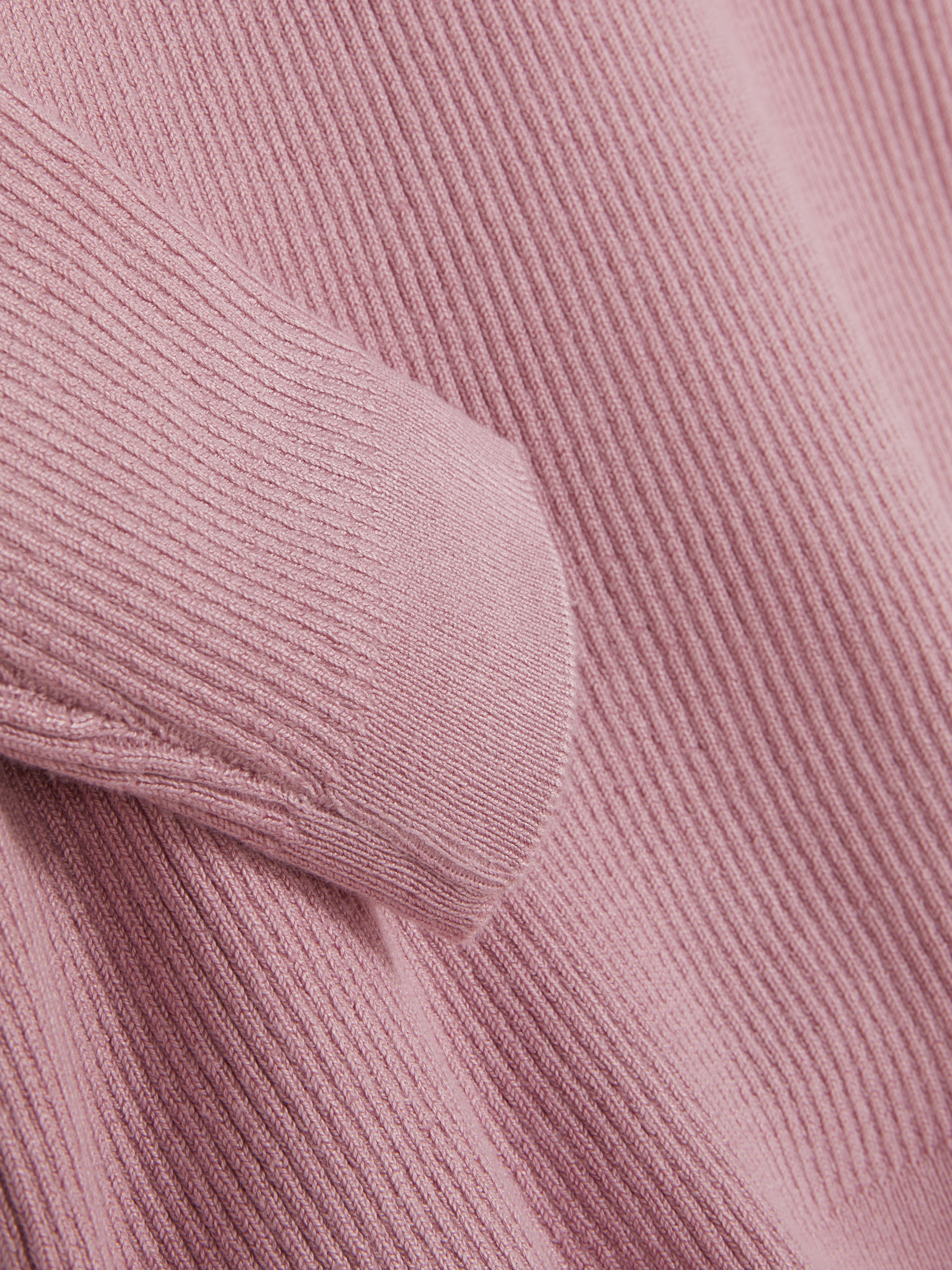 Gerippter Pullover mit Rundhalsausschnitt