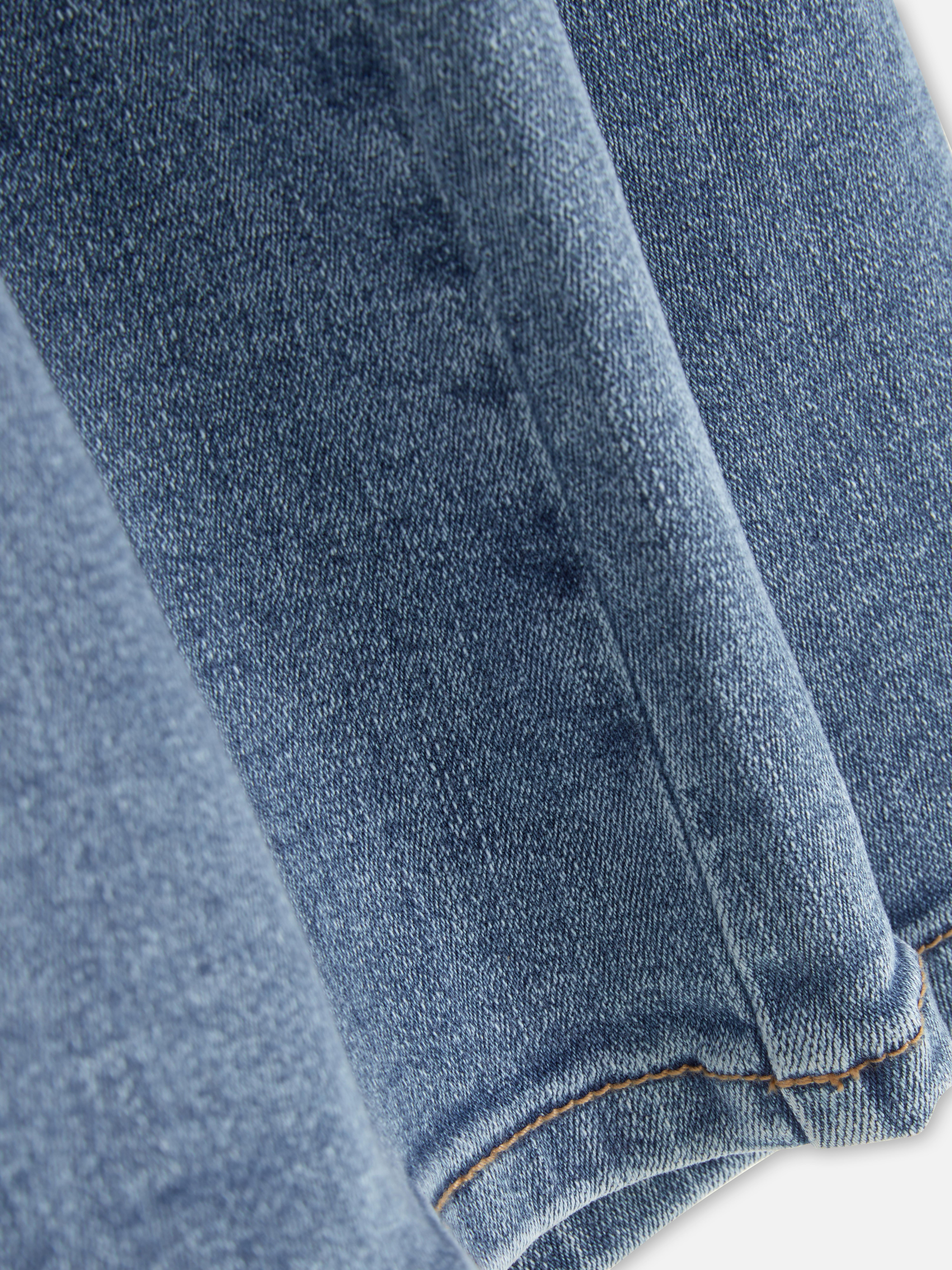 Középmagas derekú, trapézszárú jeggings