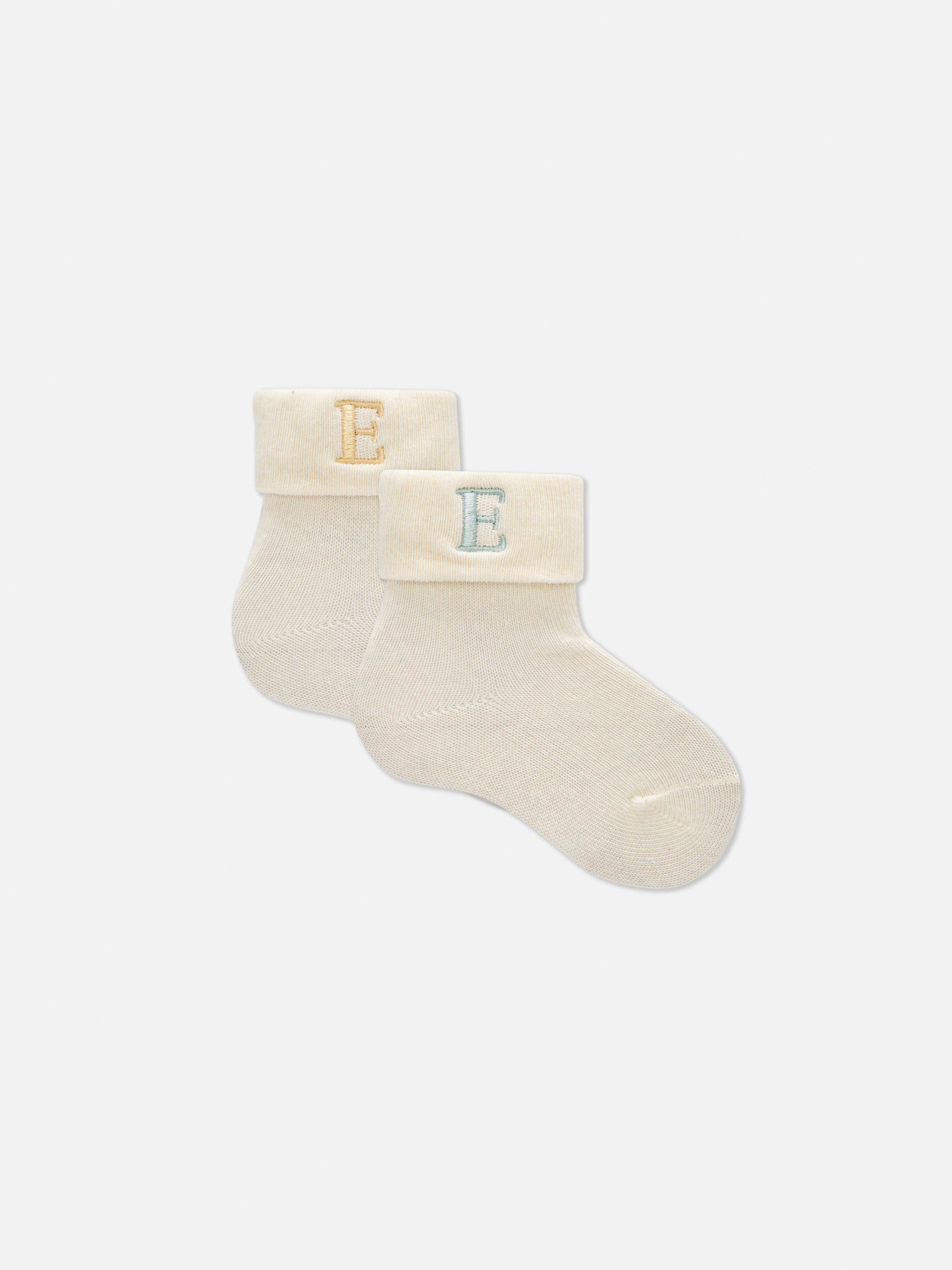 0–6 Monate | Babysocken mit gestickter Initiale