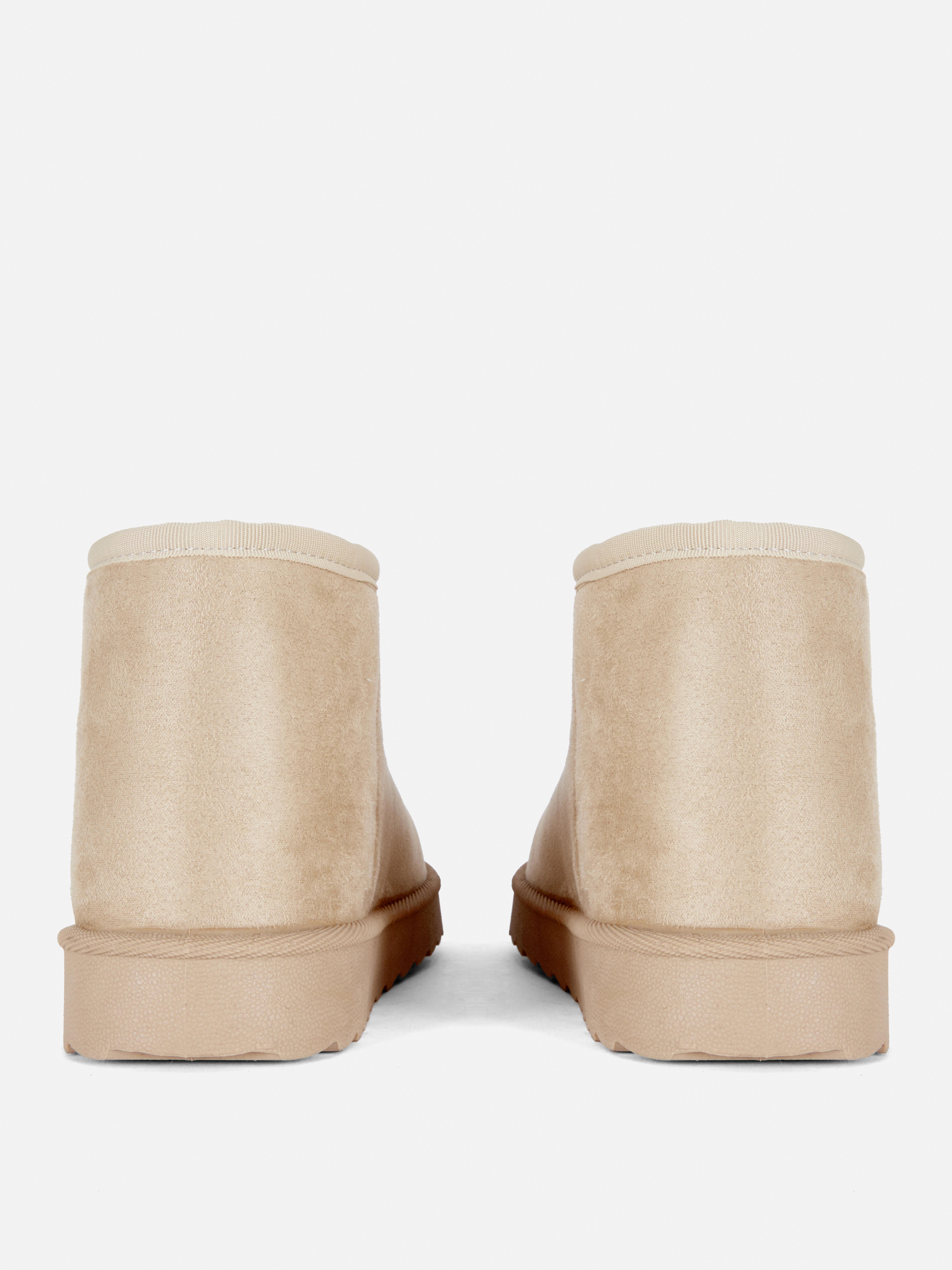 Faux Suede Short Snug Boots