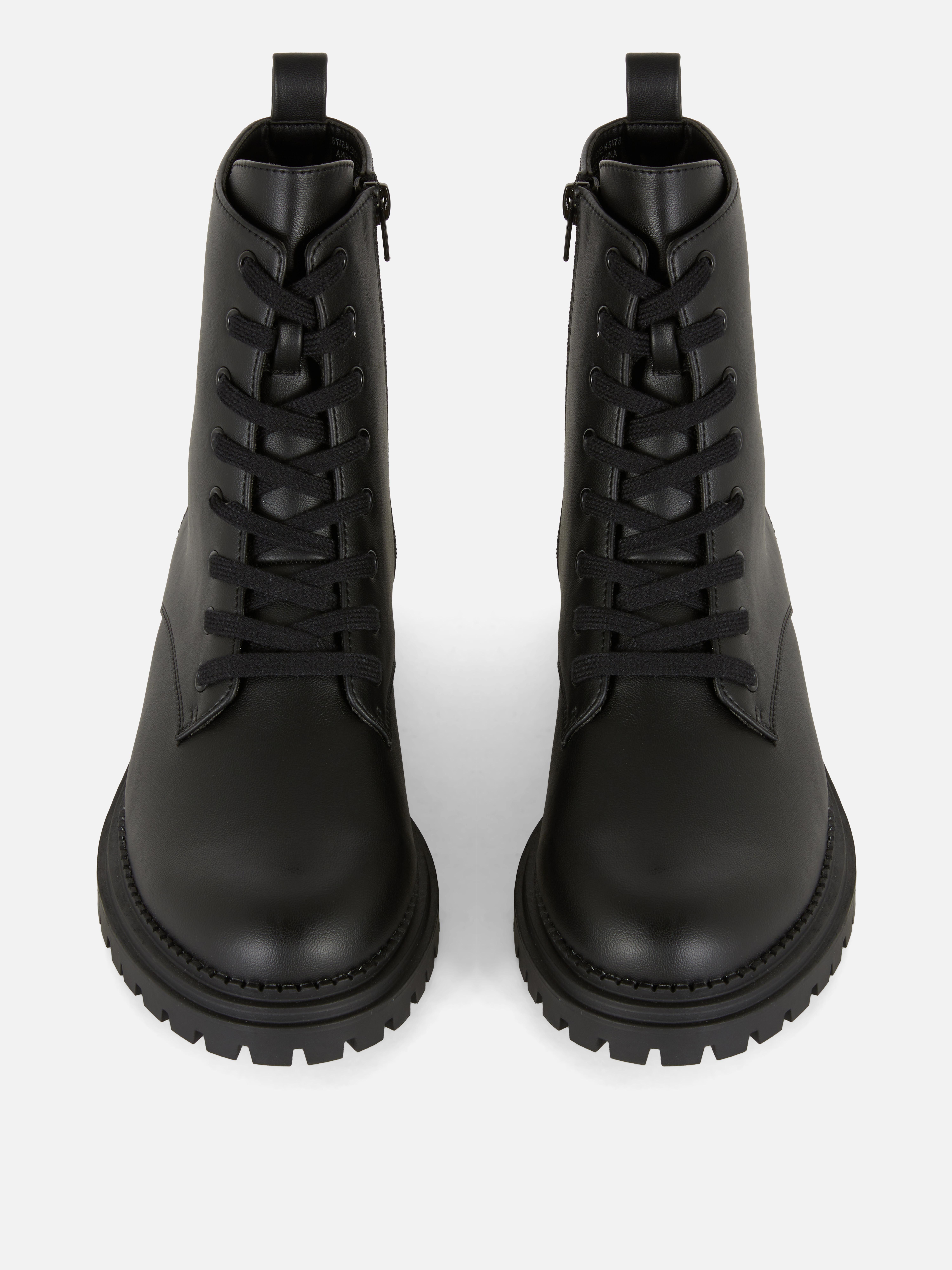Bottines plates à lacets