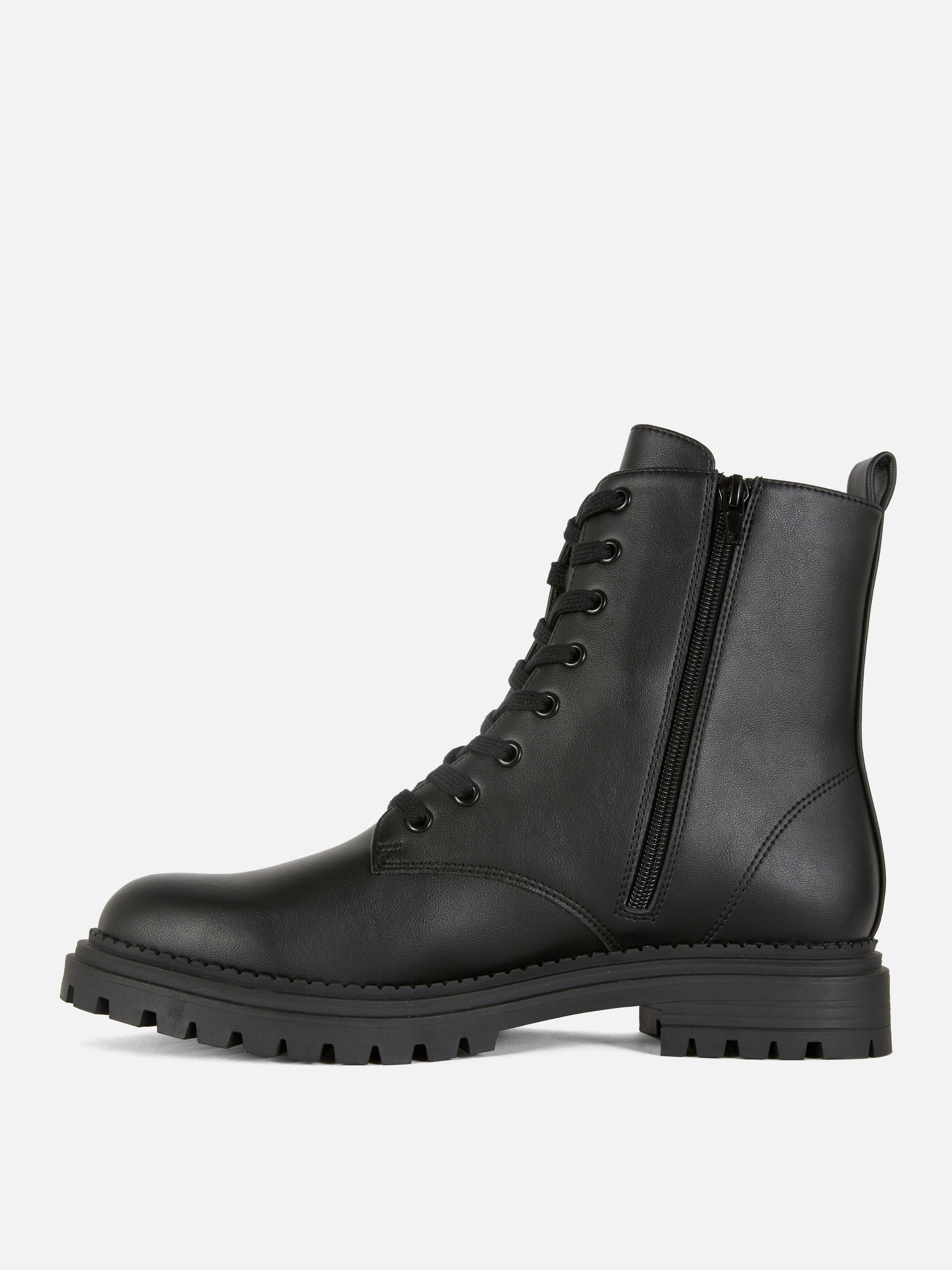 Bottines plates à lacets