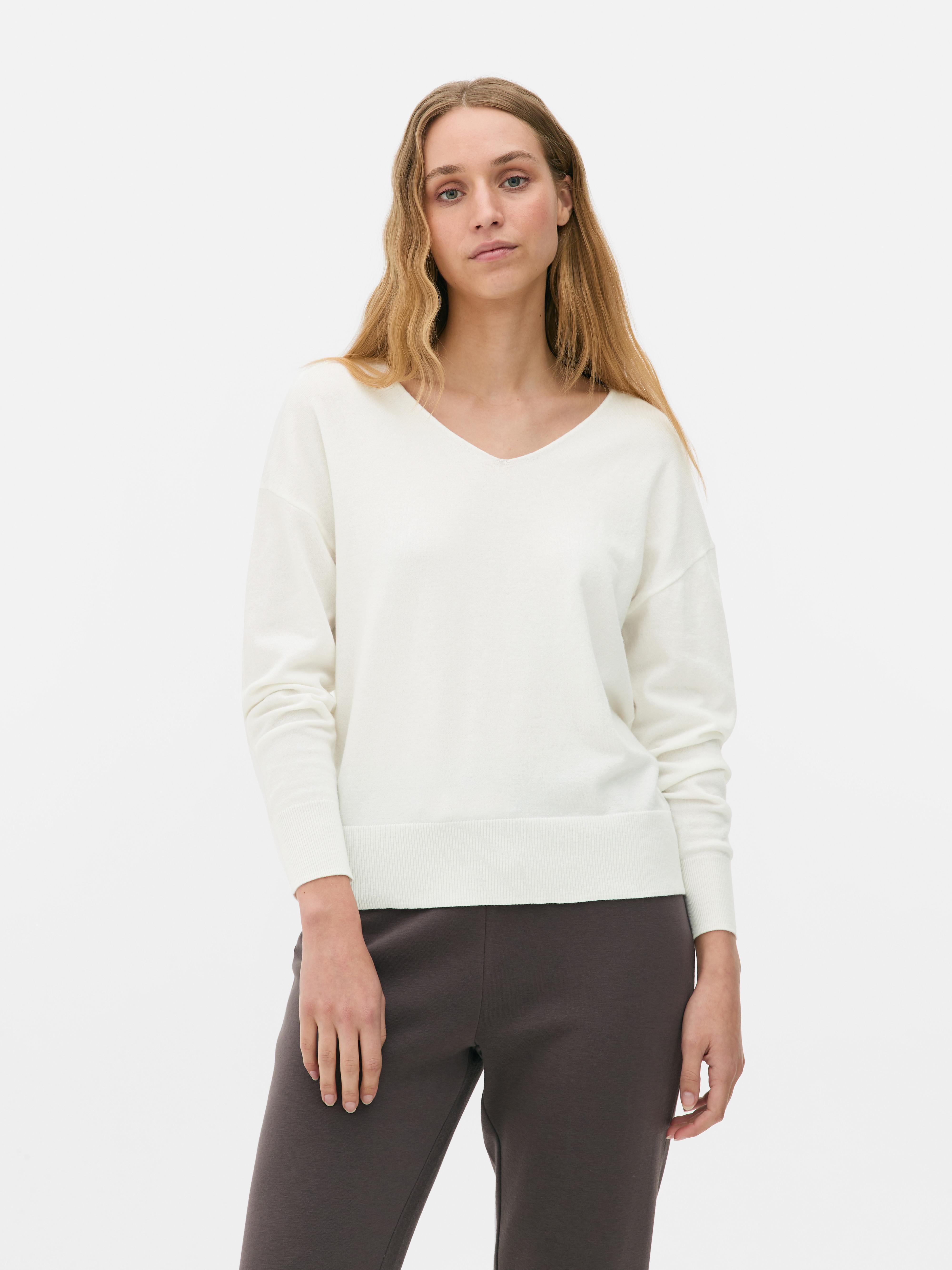 Weicher Pullover mit V-Ausschnitt Elfenbeinfarben