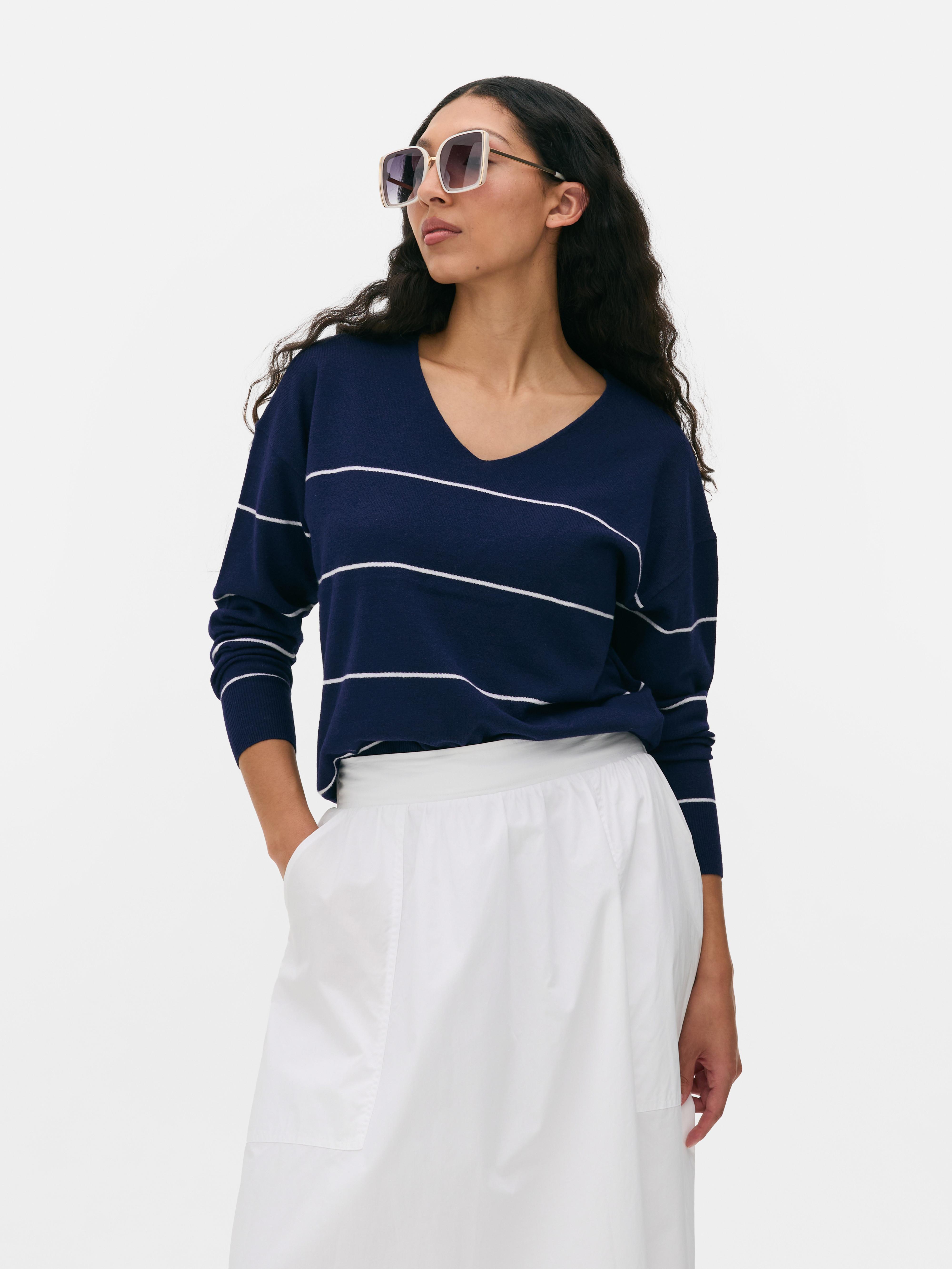 Weicher Pullover mit V-Ausschnitt Marineblau
