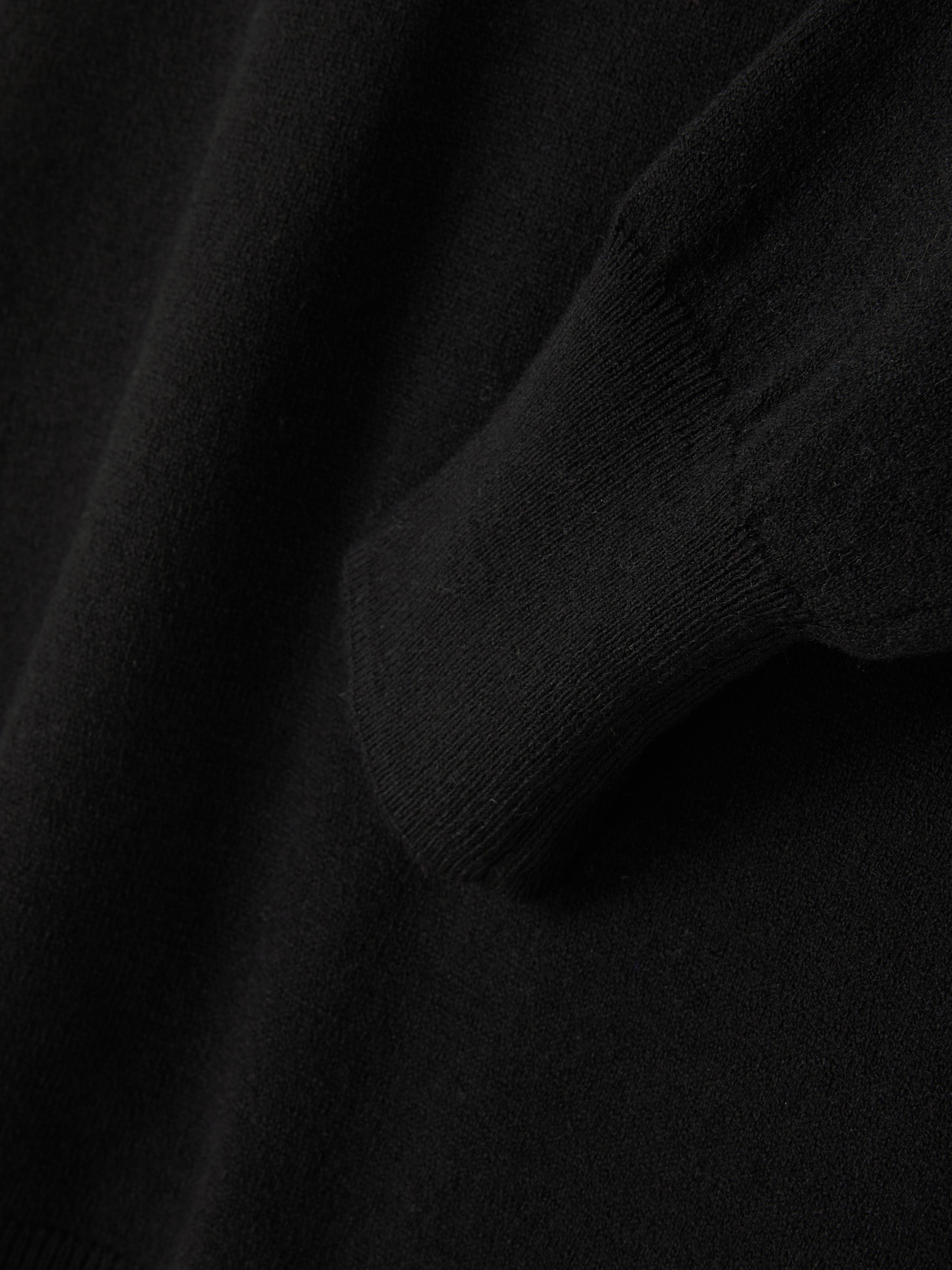 Weicher Pullover mit V-Ausschnitt
