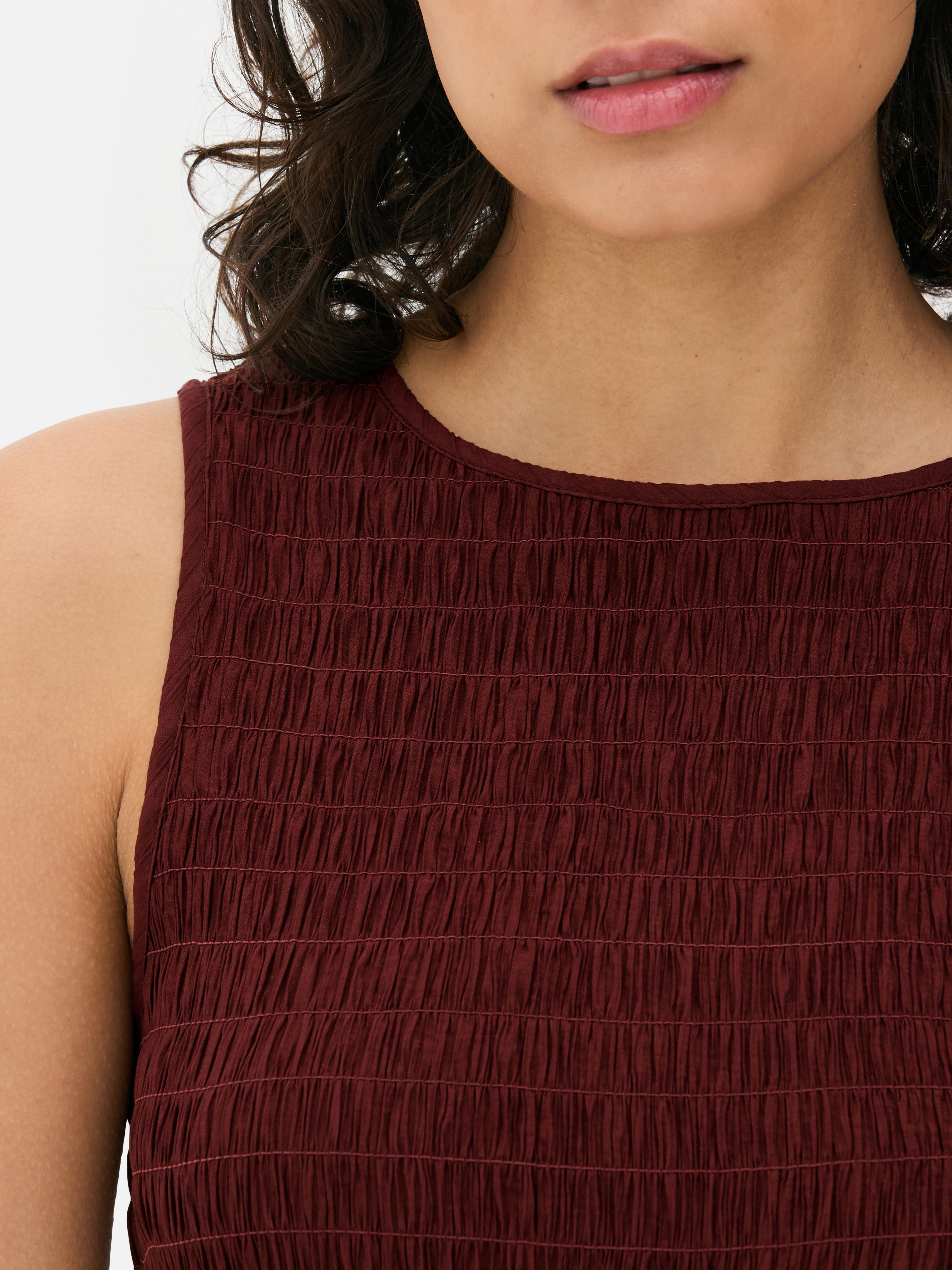 Ärmelloses Midikleid mit gerafftem Oberteil