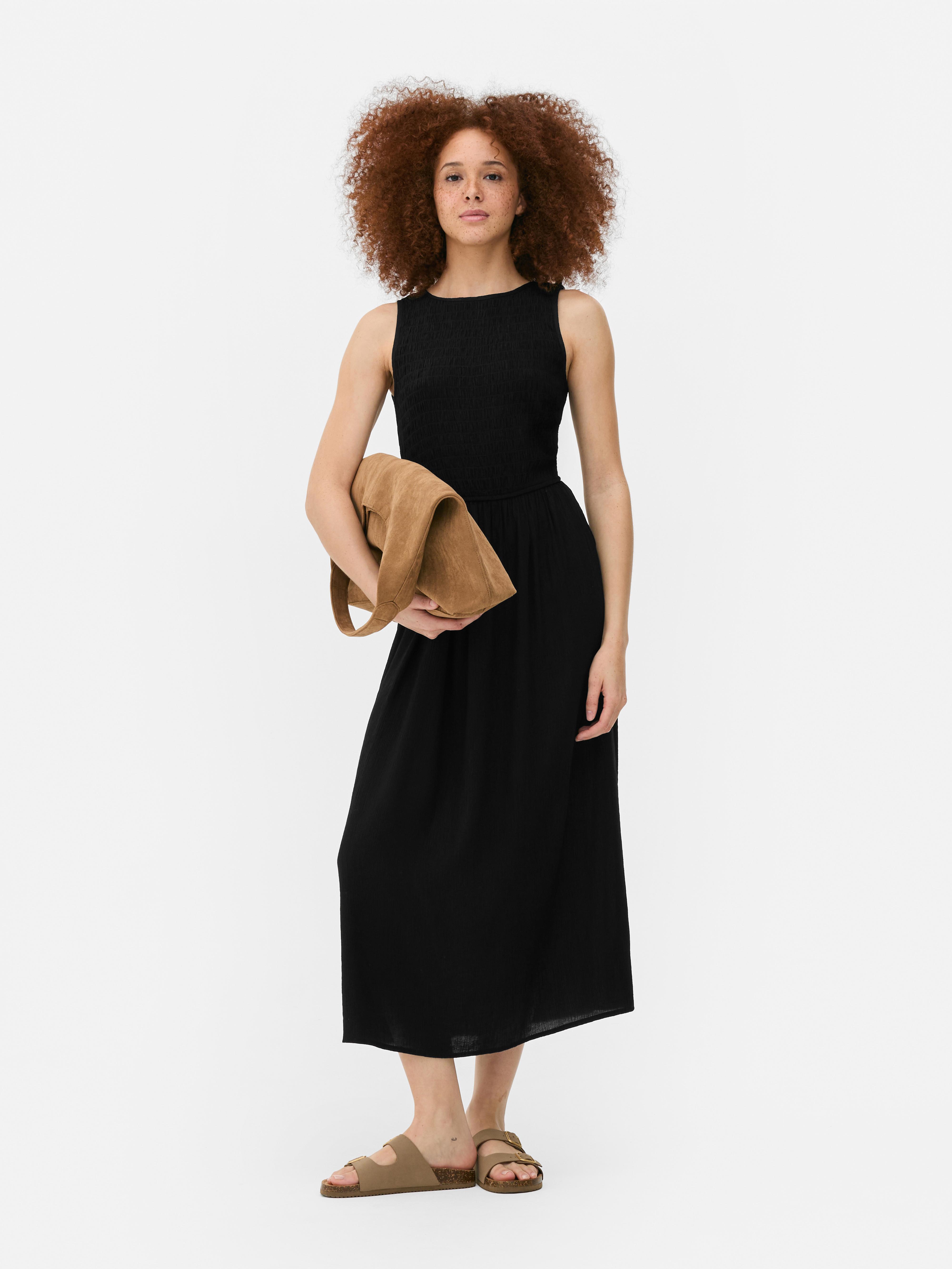 Ärmelloses Midikleid mit gerafftem Oberteil