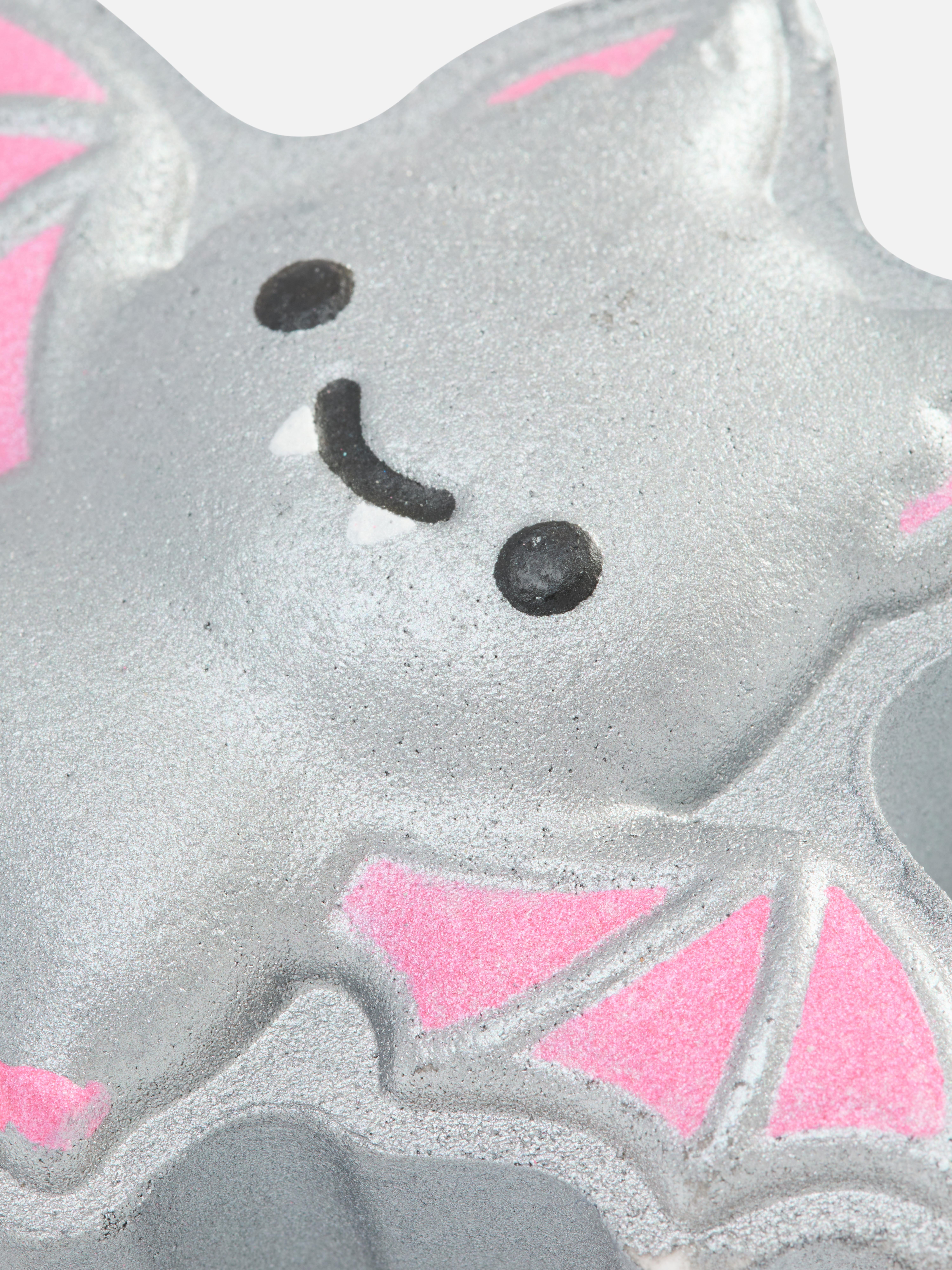 Halloween-Badebombe in Fledermausform