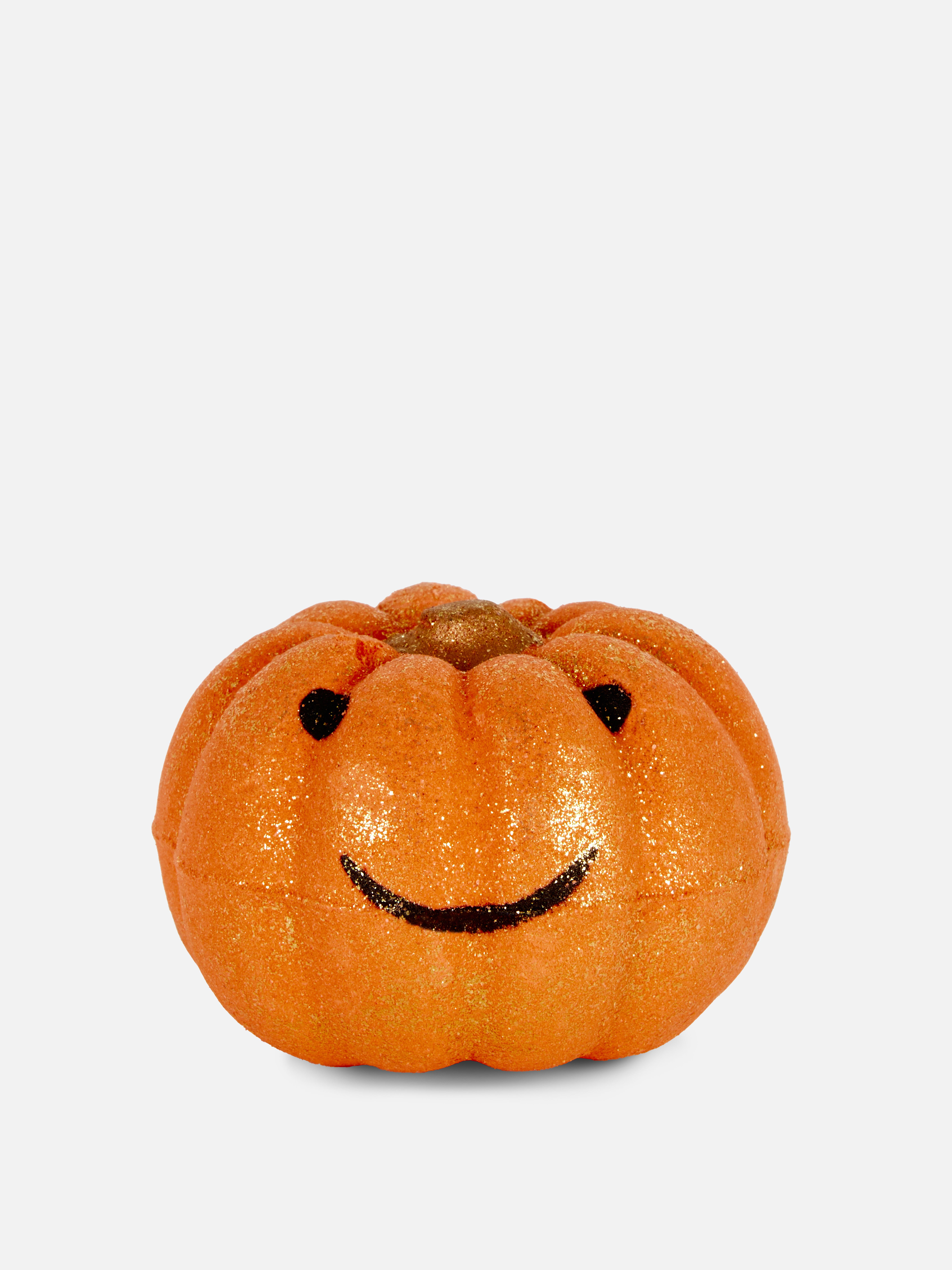Badebombe in Halloweenkürbis-Form