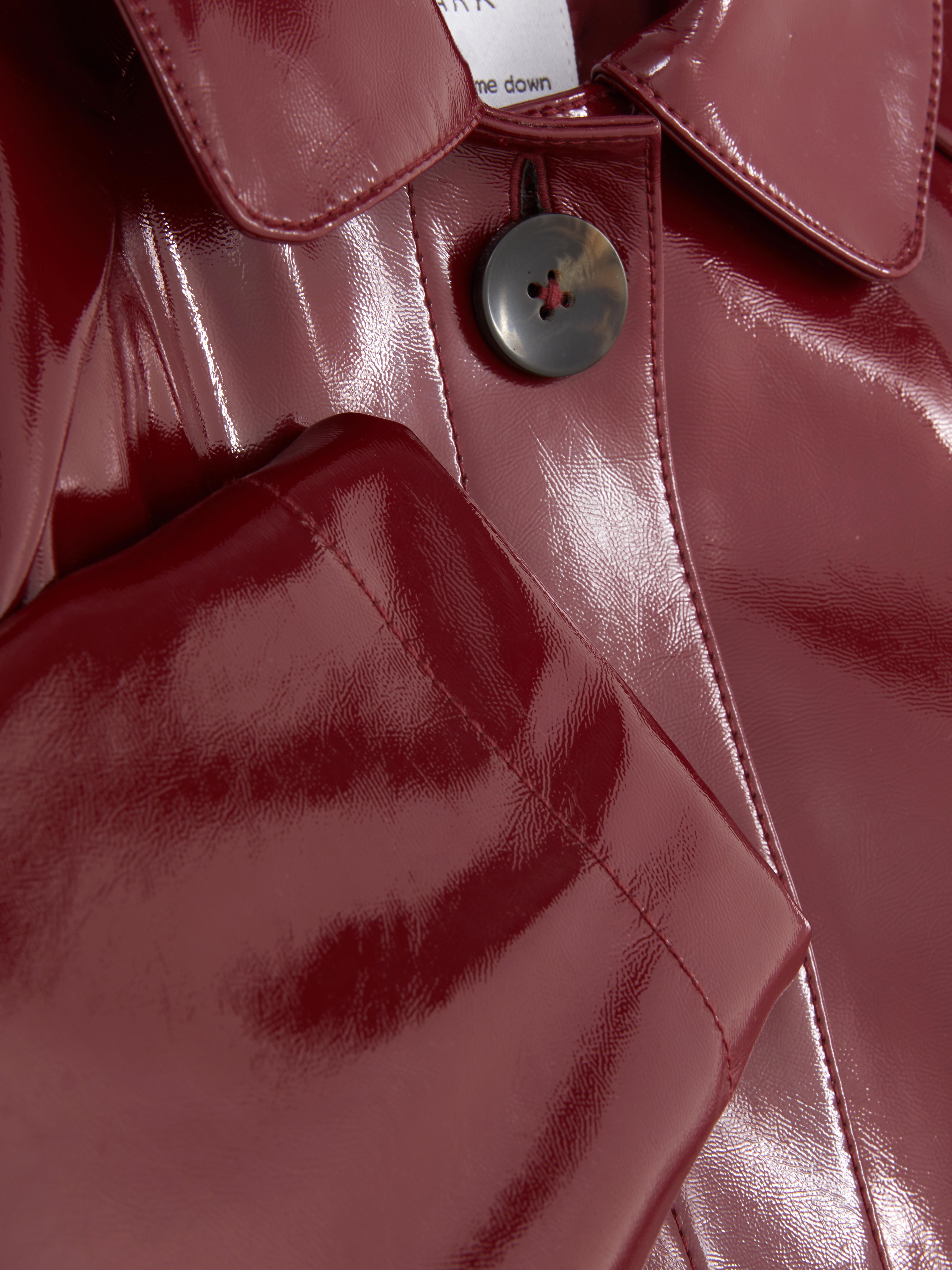 Trenchcoat aus Kunstleder