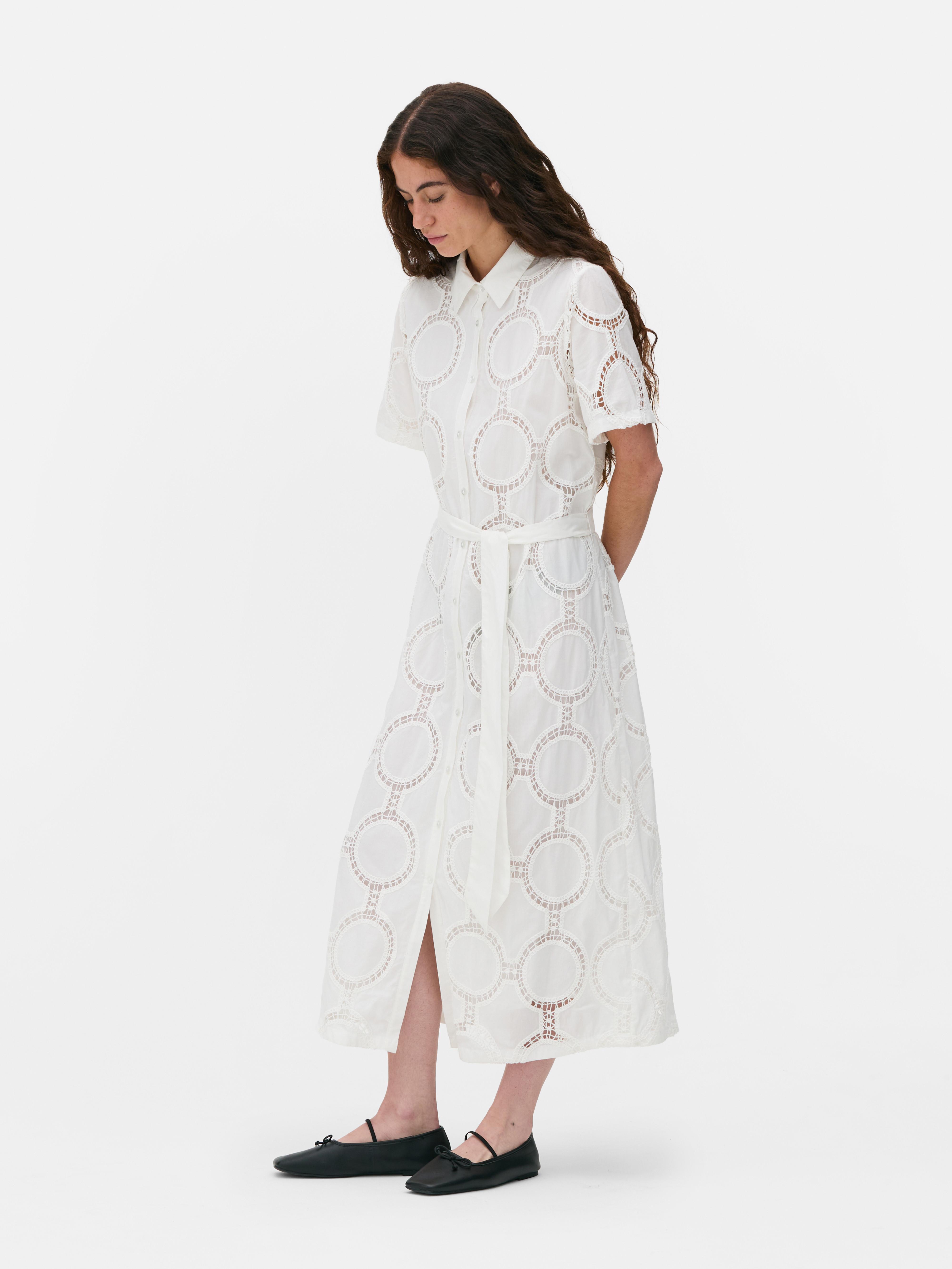 Vestido camiseiro midi bordado The Edit