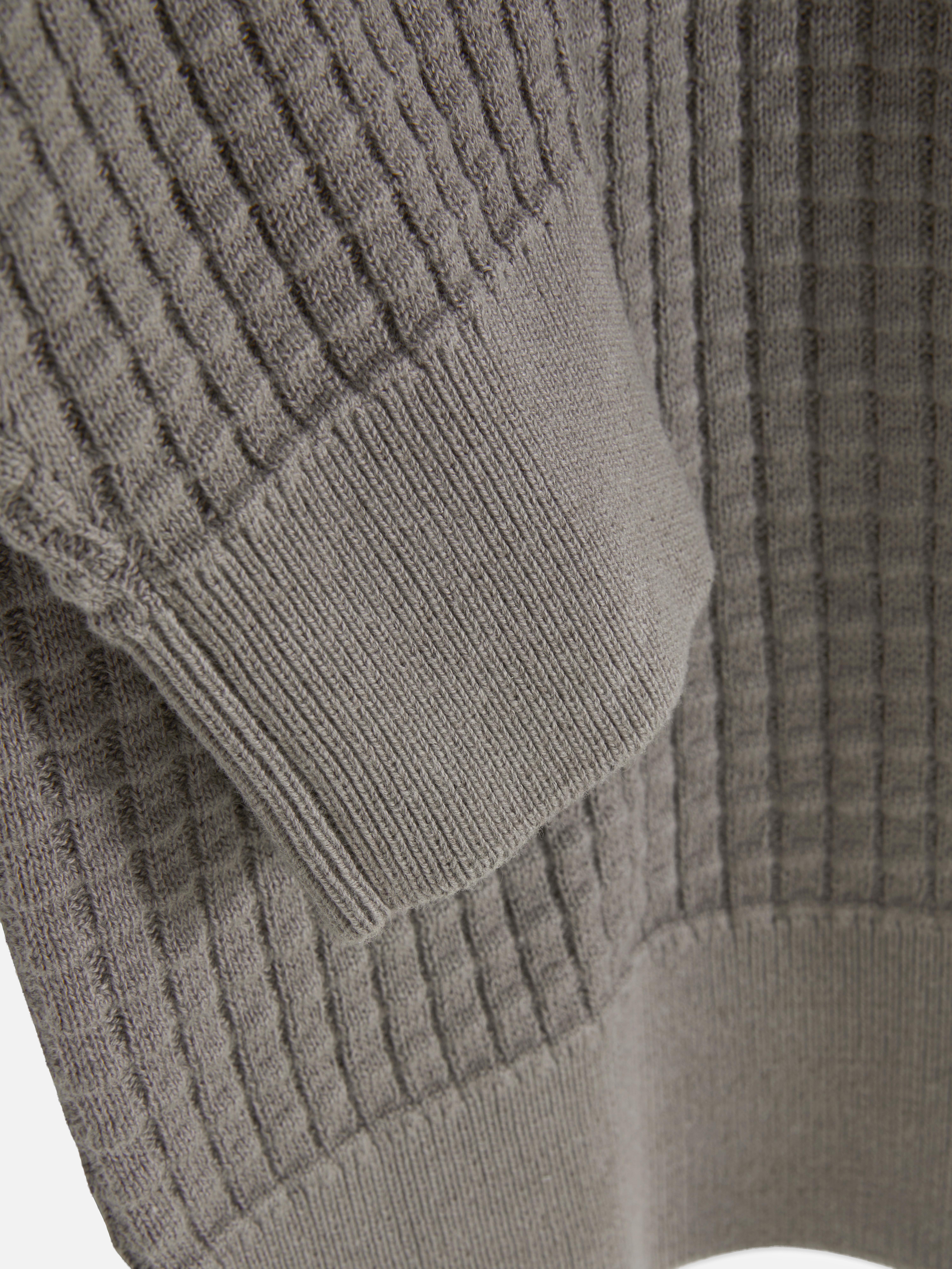 Strukturierter Polopullover