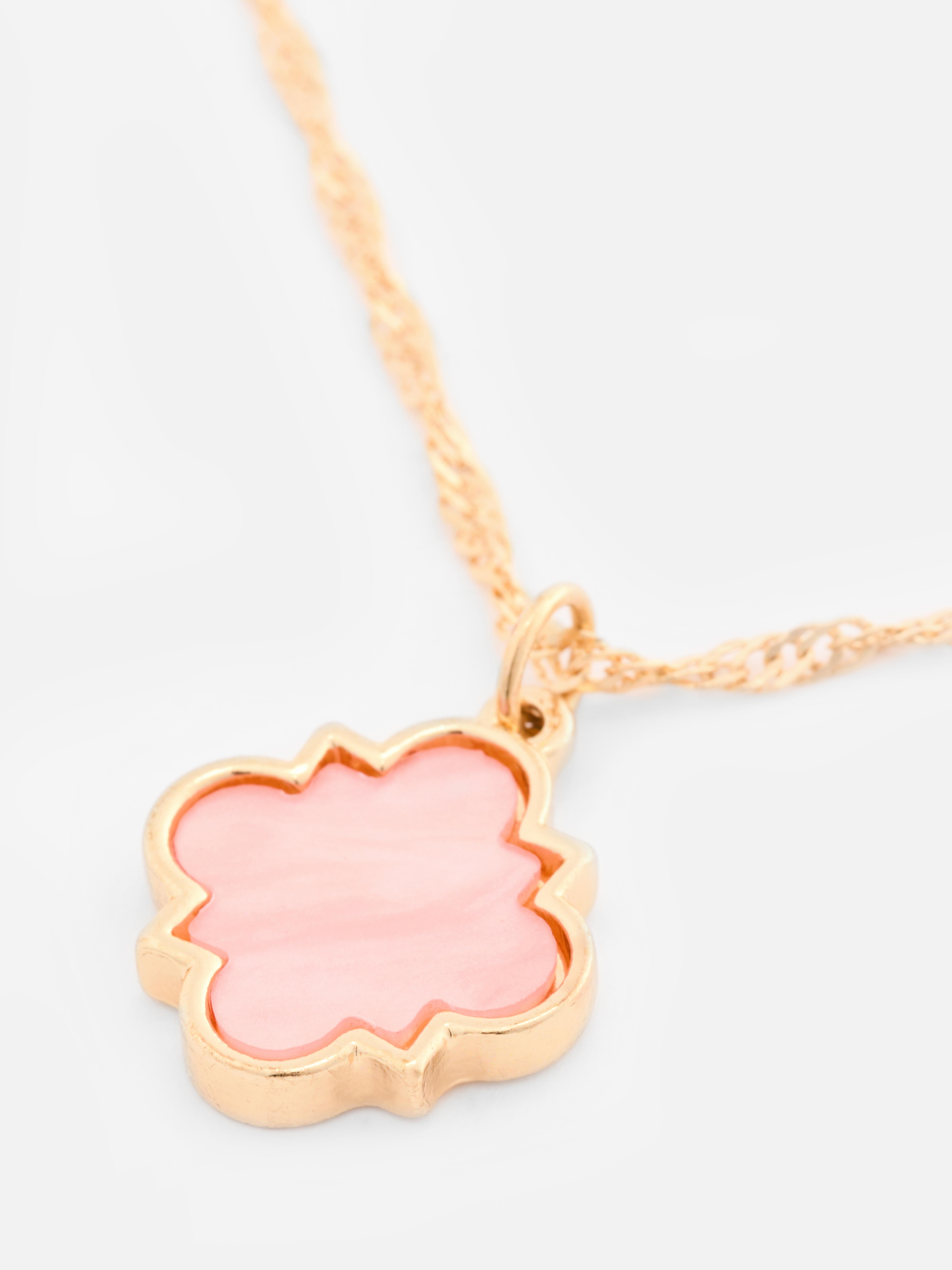 Collar con trébol