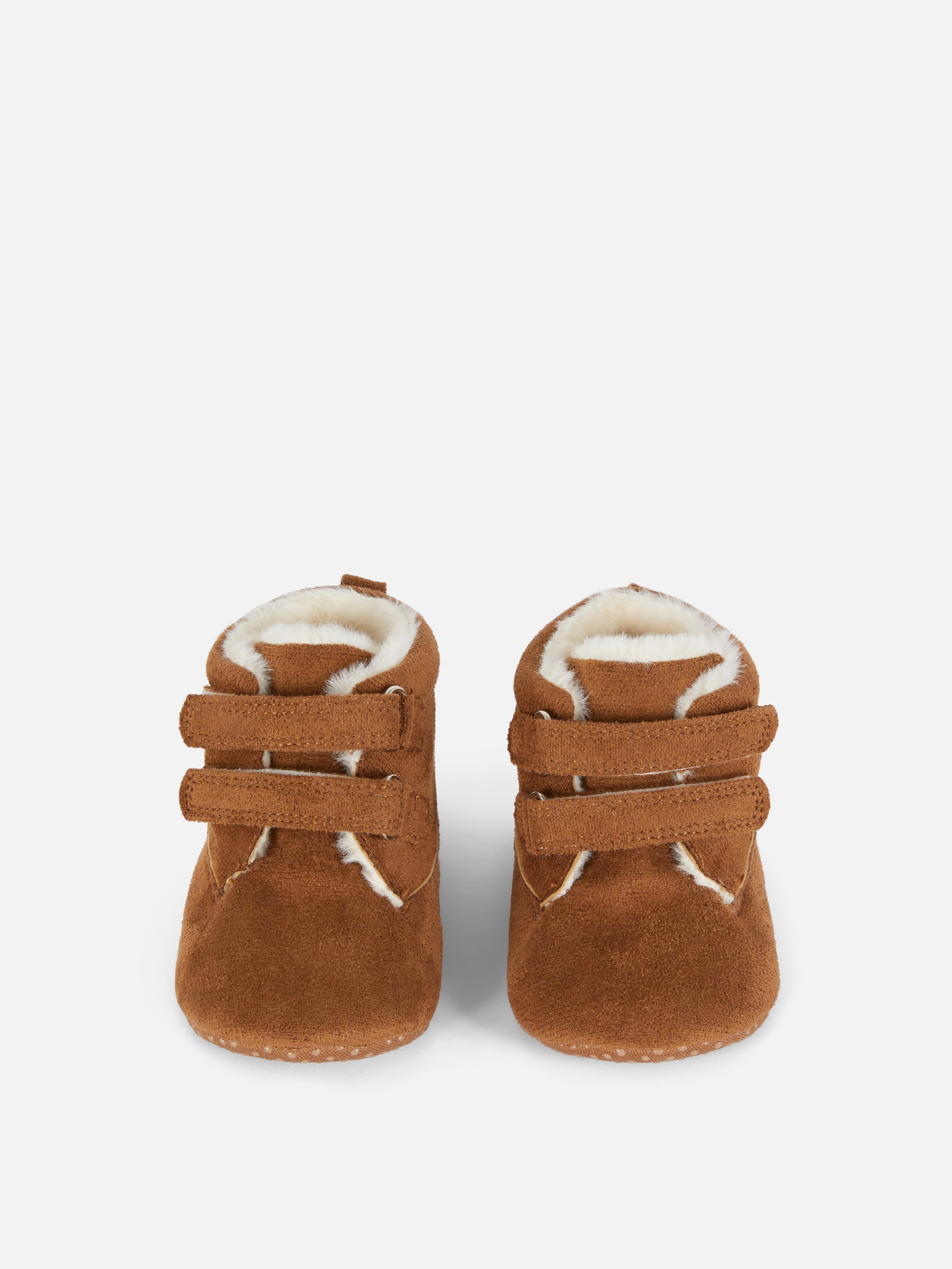 0–18 Monate | Kuschelige Stiefeletten mit zwei Riemen